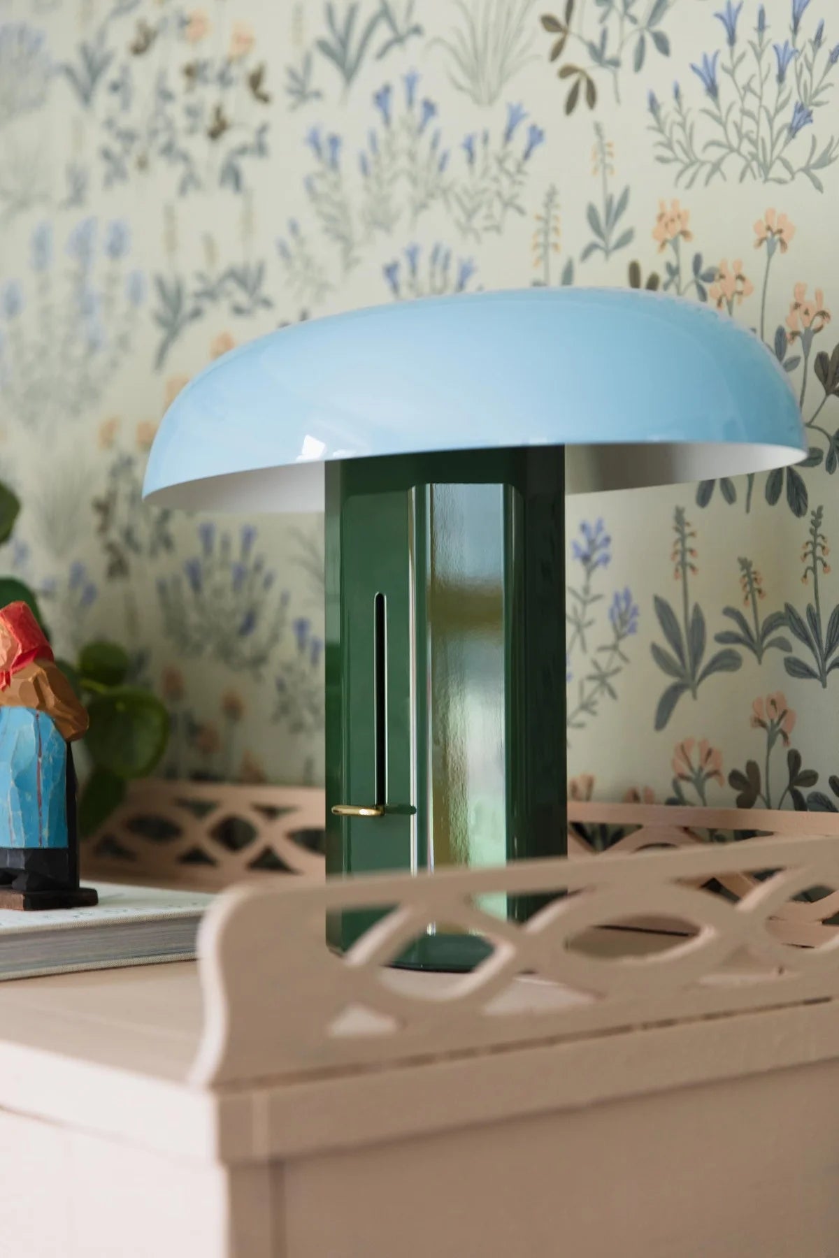 NORAS ANG Floral Pattern Wallpaper in Muted Green with Blue