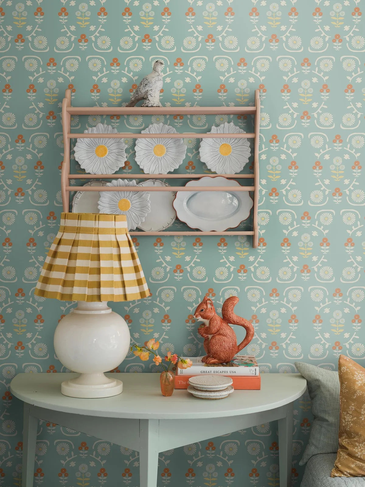 ISOLDE Blue Floral Plant Motif Wallpaper with Cream