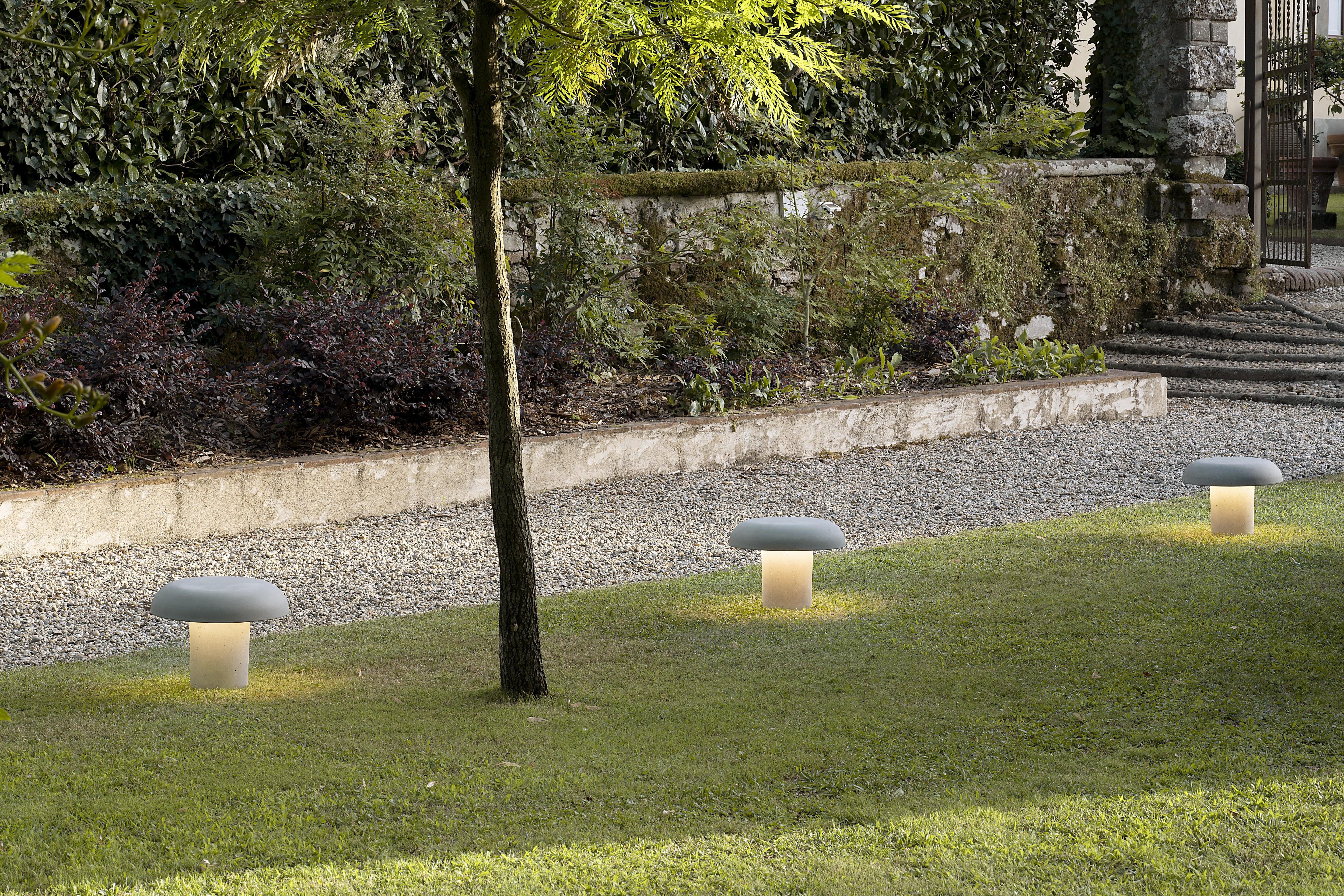 Lampa zewnętrzna AMANITA szary beton – Martinelli Luce