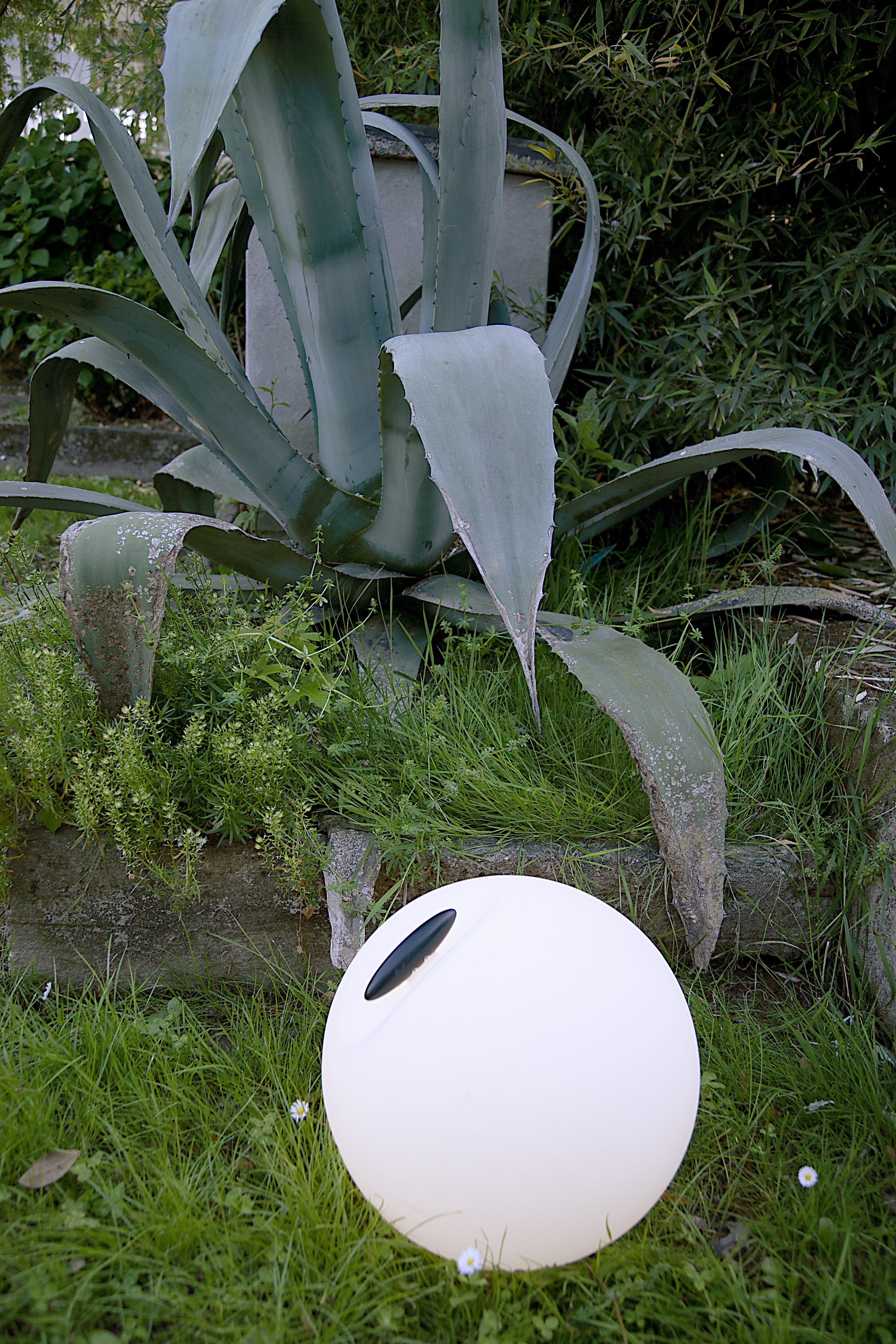 Lampa podłogowa zewnętrzna BOWL biały