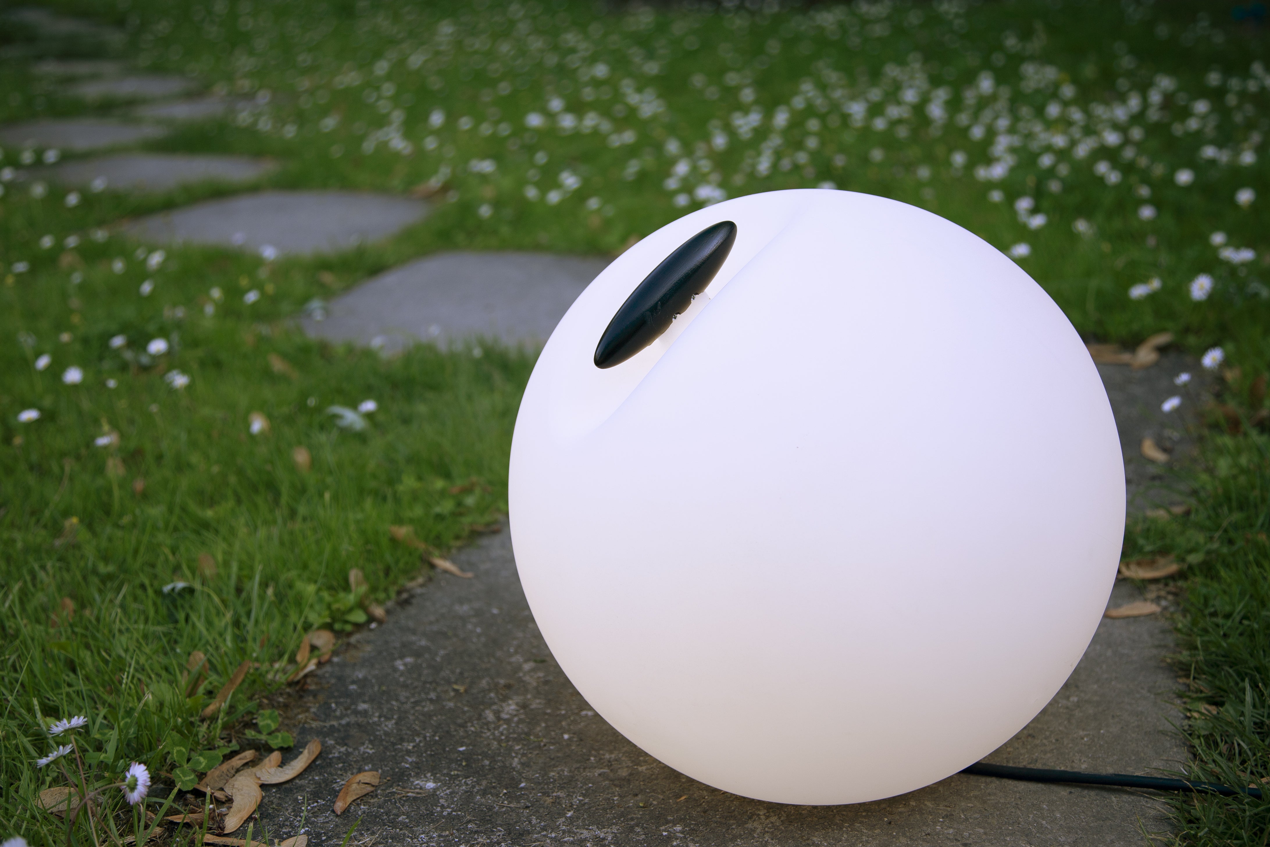 Lampa podłogowa zewnętrzna BOWL biały