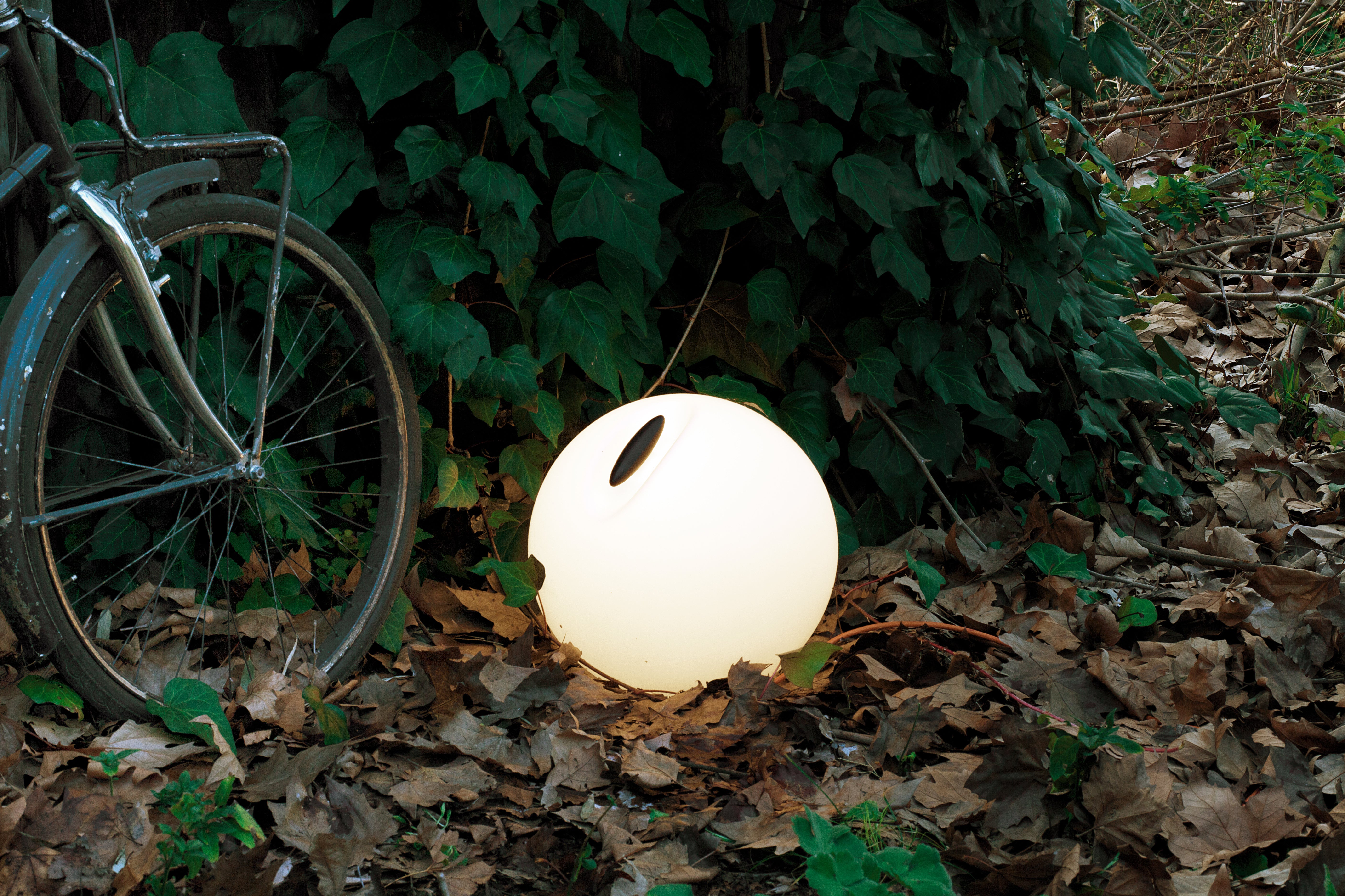 Lampa podłogowa zewnętrzna BOWL biały