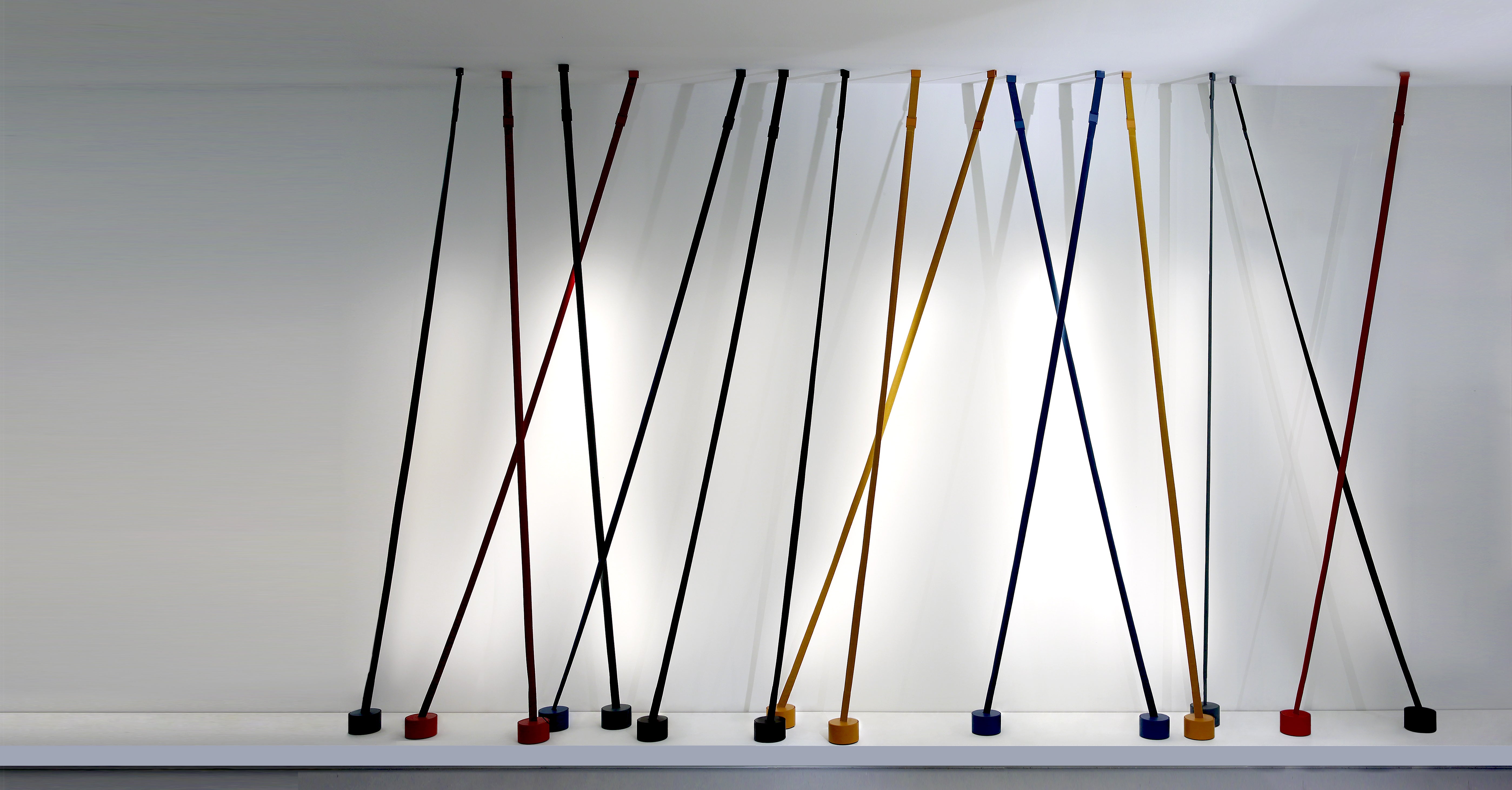 Lampa podłogowa ELASTICA czarny