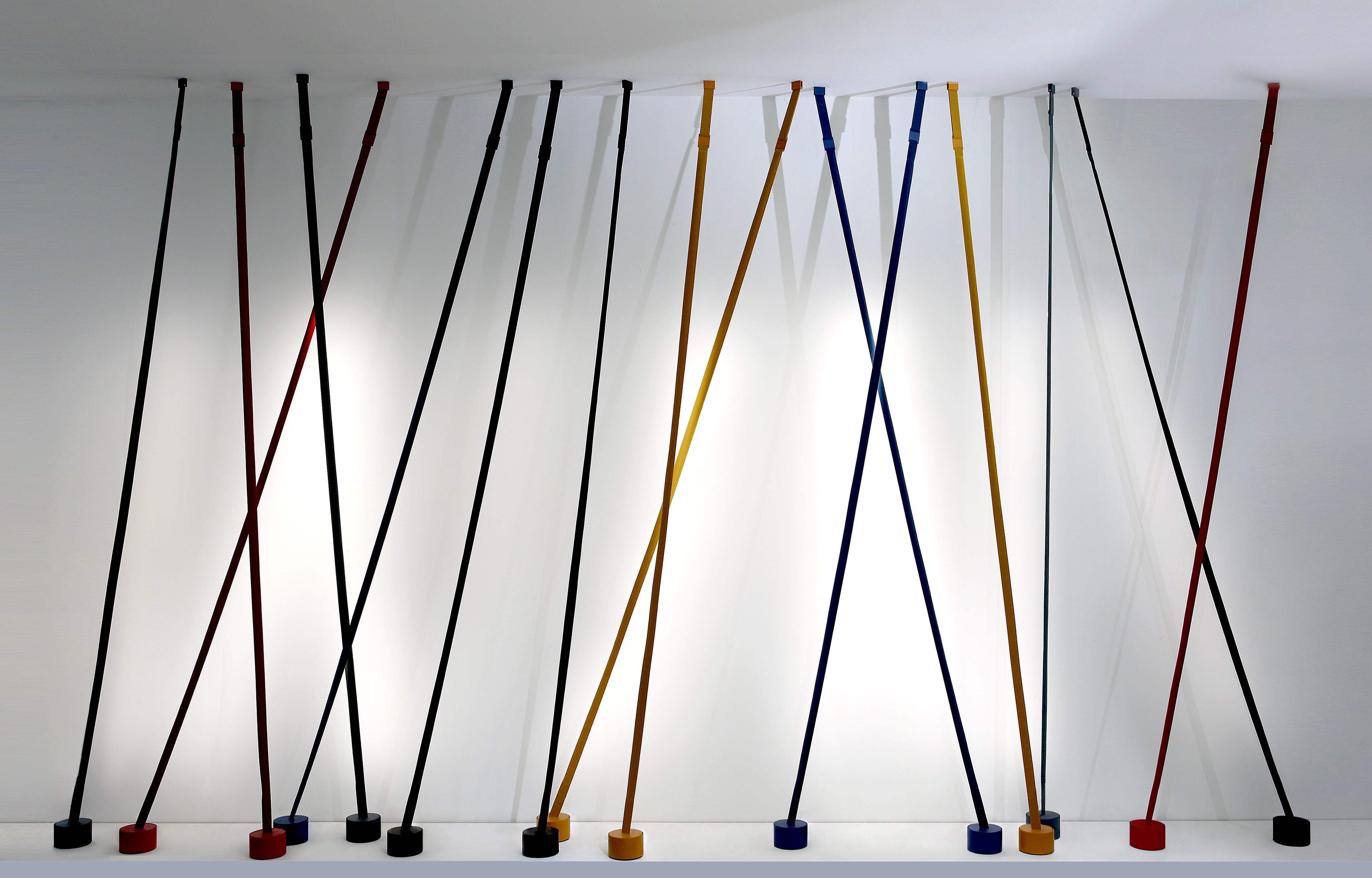 Lampa podłogowa ELASTICA czarny