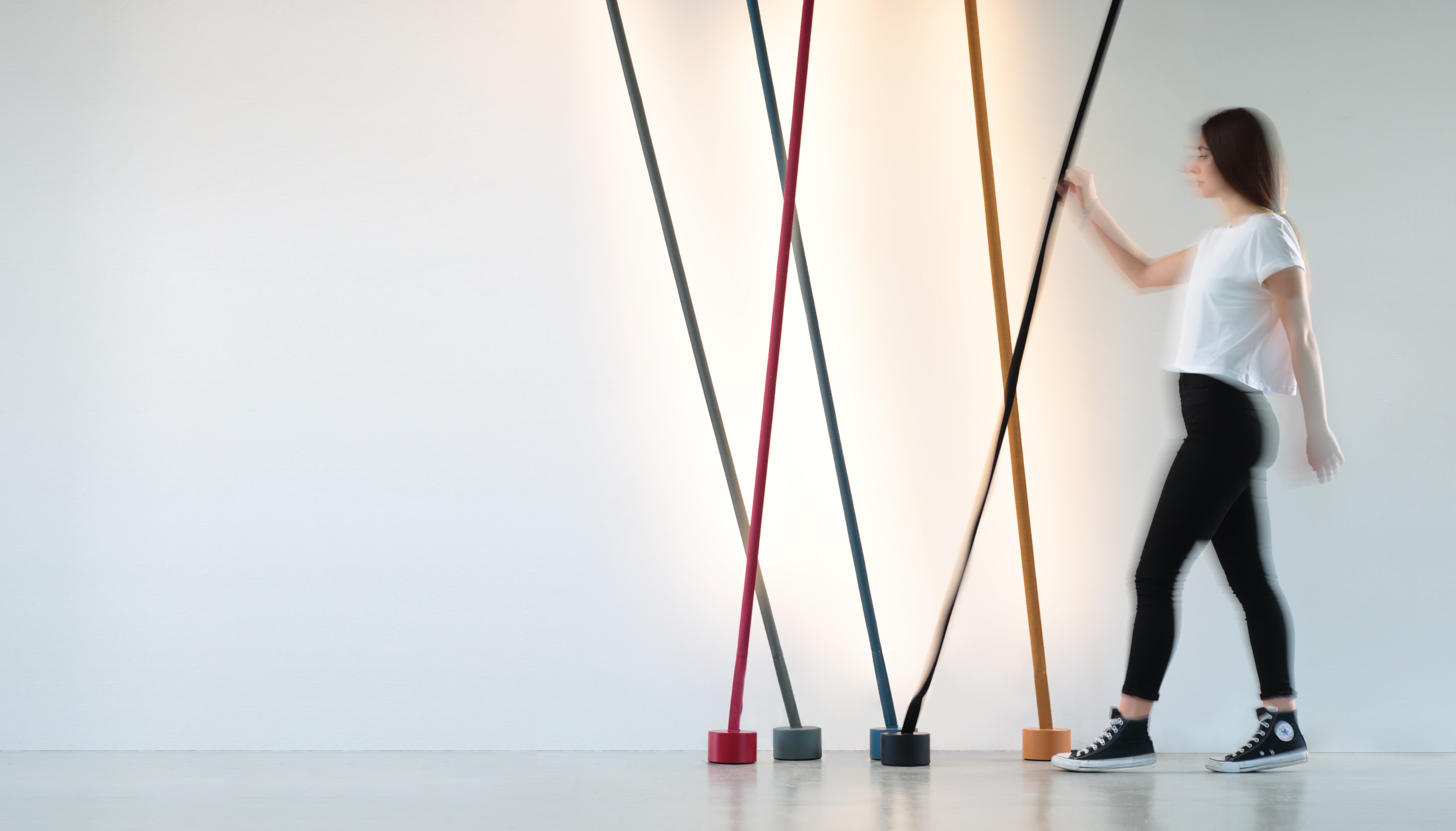 Lampa podłogowa ELASTICA czarny