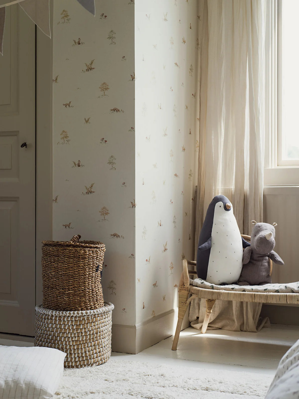 Light Beige Wallpaper with Plant and Animal Motif LITTLE FOX