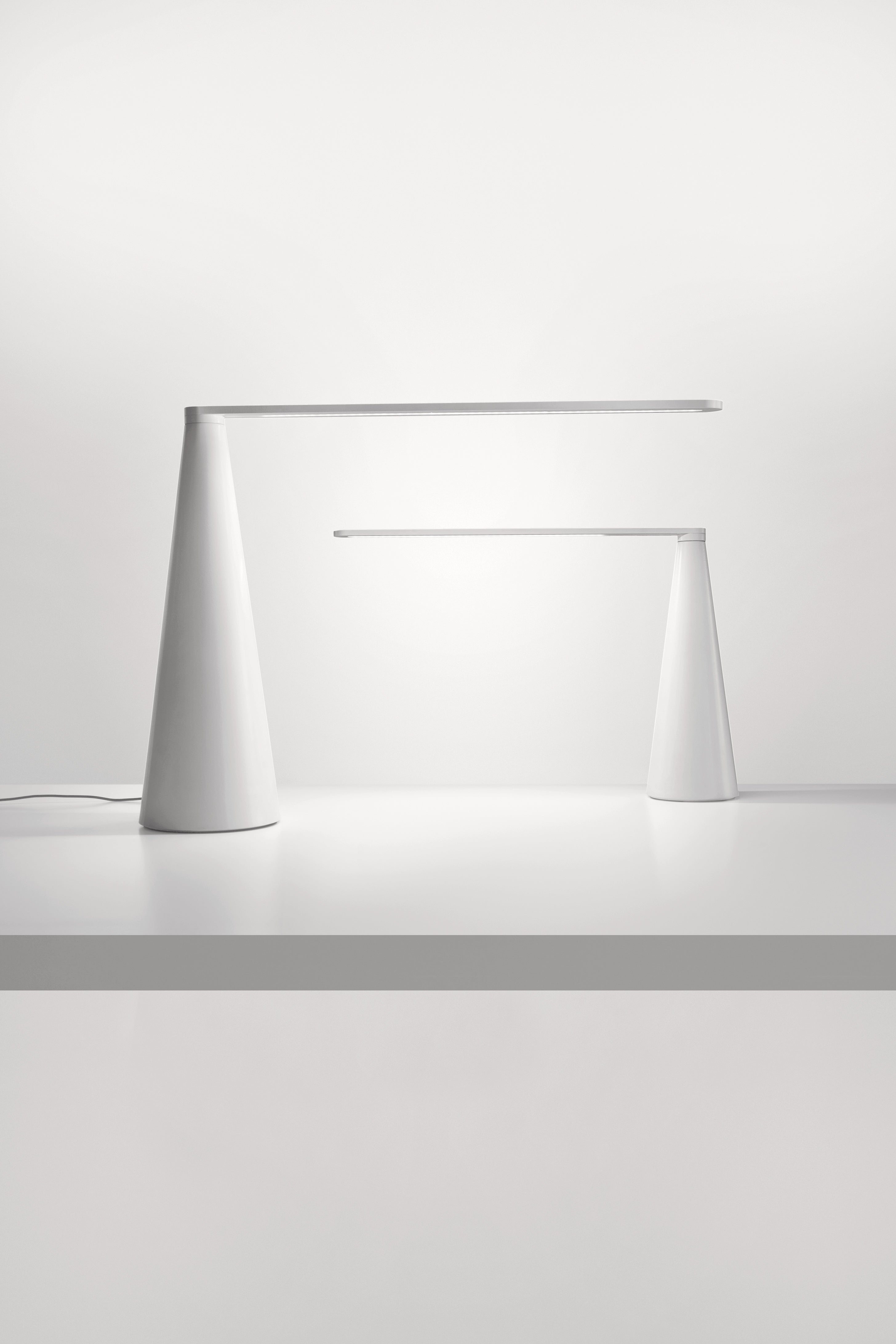 Lampa stołowa ELICA połyskujący żółty – styl minimalistyczny