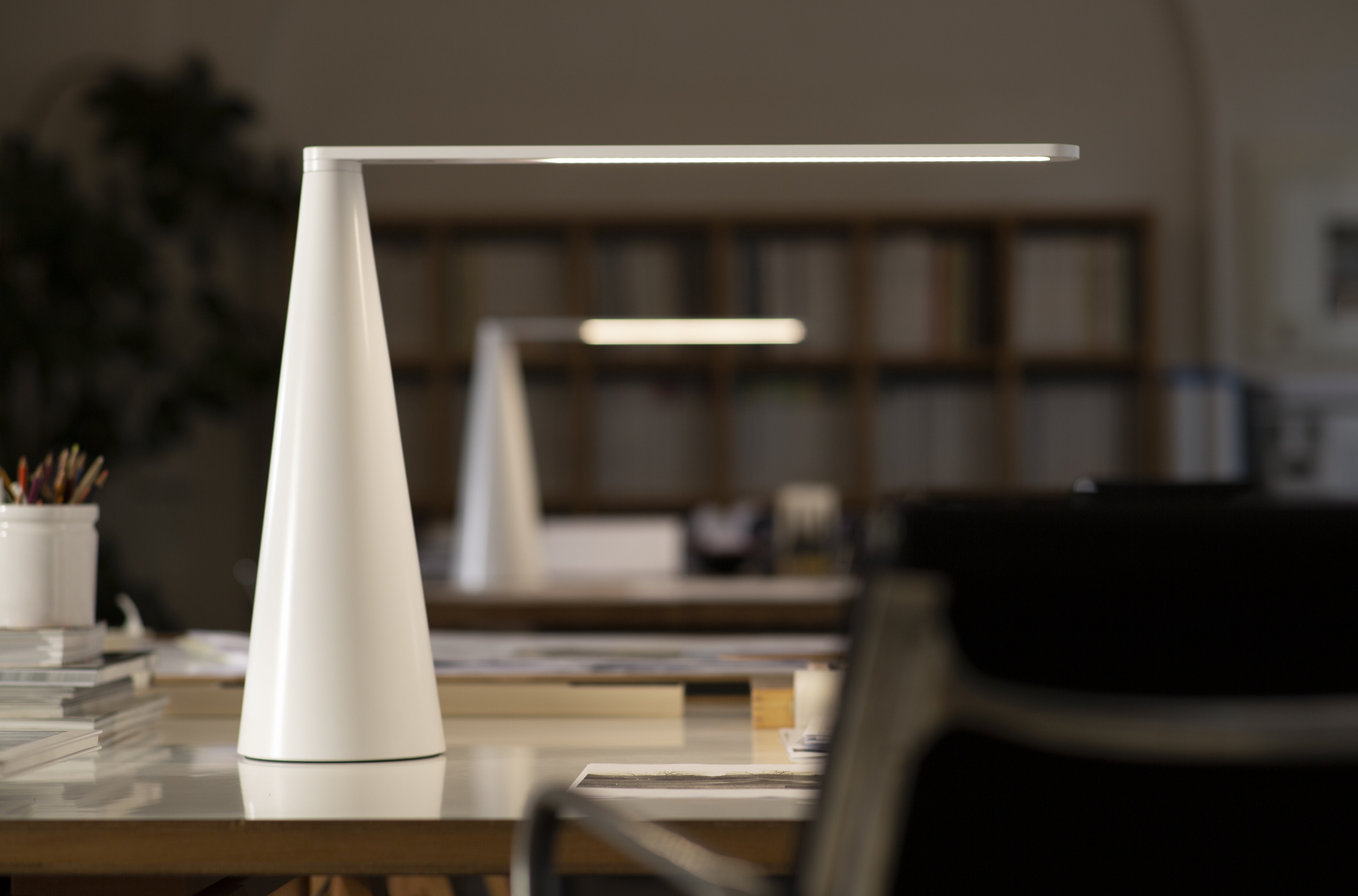 Lampa stołowa ELICA połyskujący żółty – Martinelli Luce
