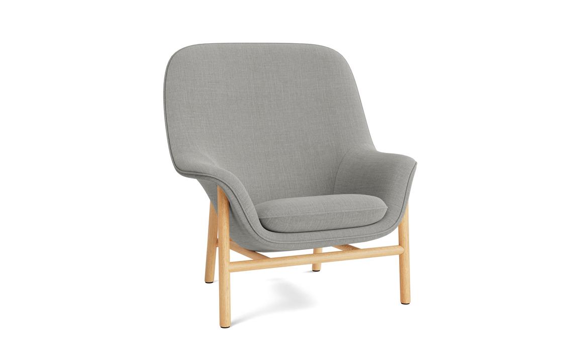 Fotel DRAPE HIGH z dębową podstawą