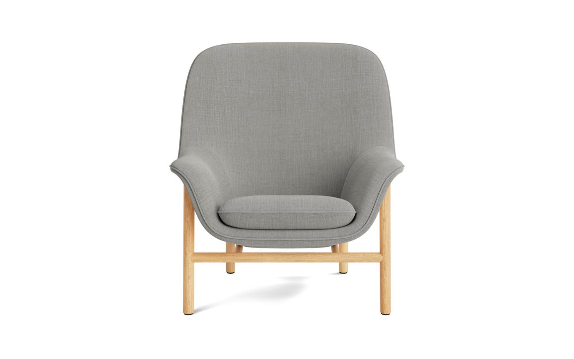 Fotel DRAPE HIGH z dębową podstawą