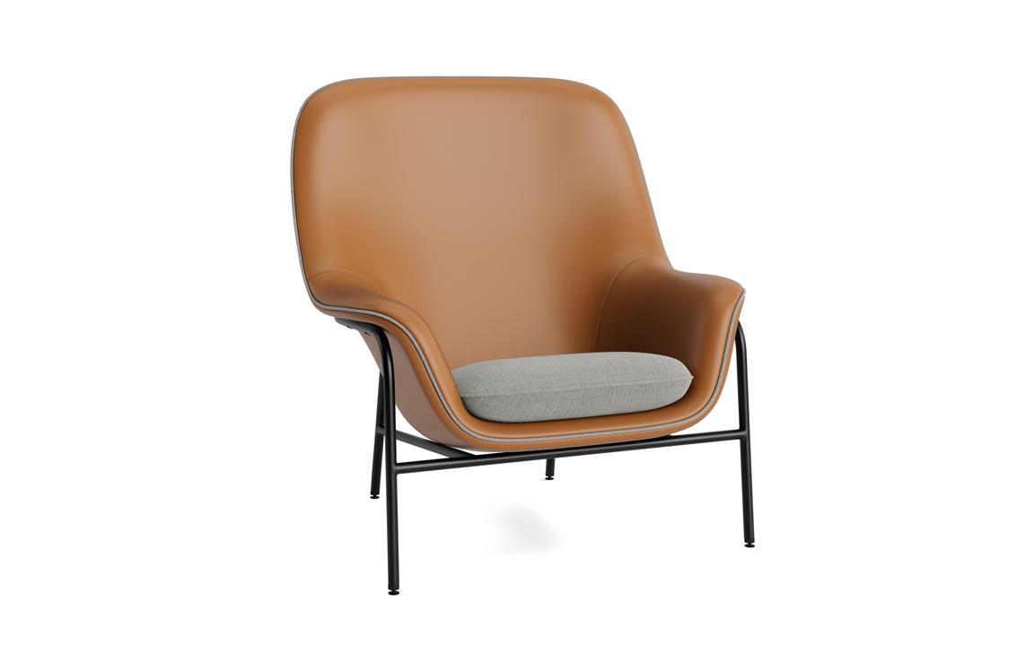Fotel DRAPE HIGH z czarną metalową podstawą