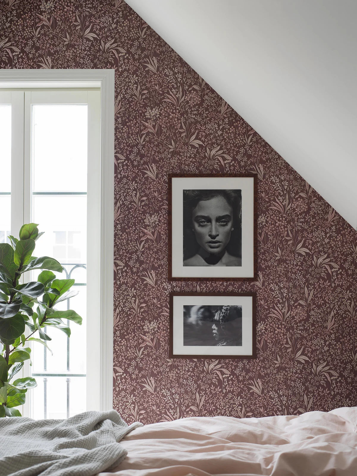 Non-woven paper wallpaper with a botanical pattern NOCTURNE burgundy