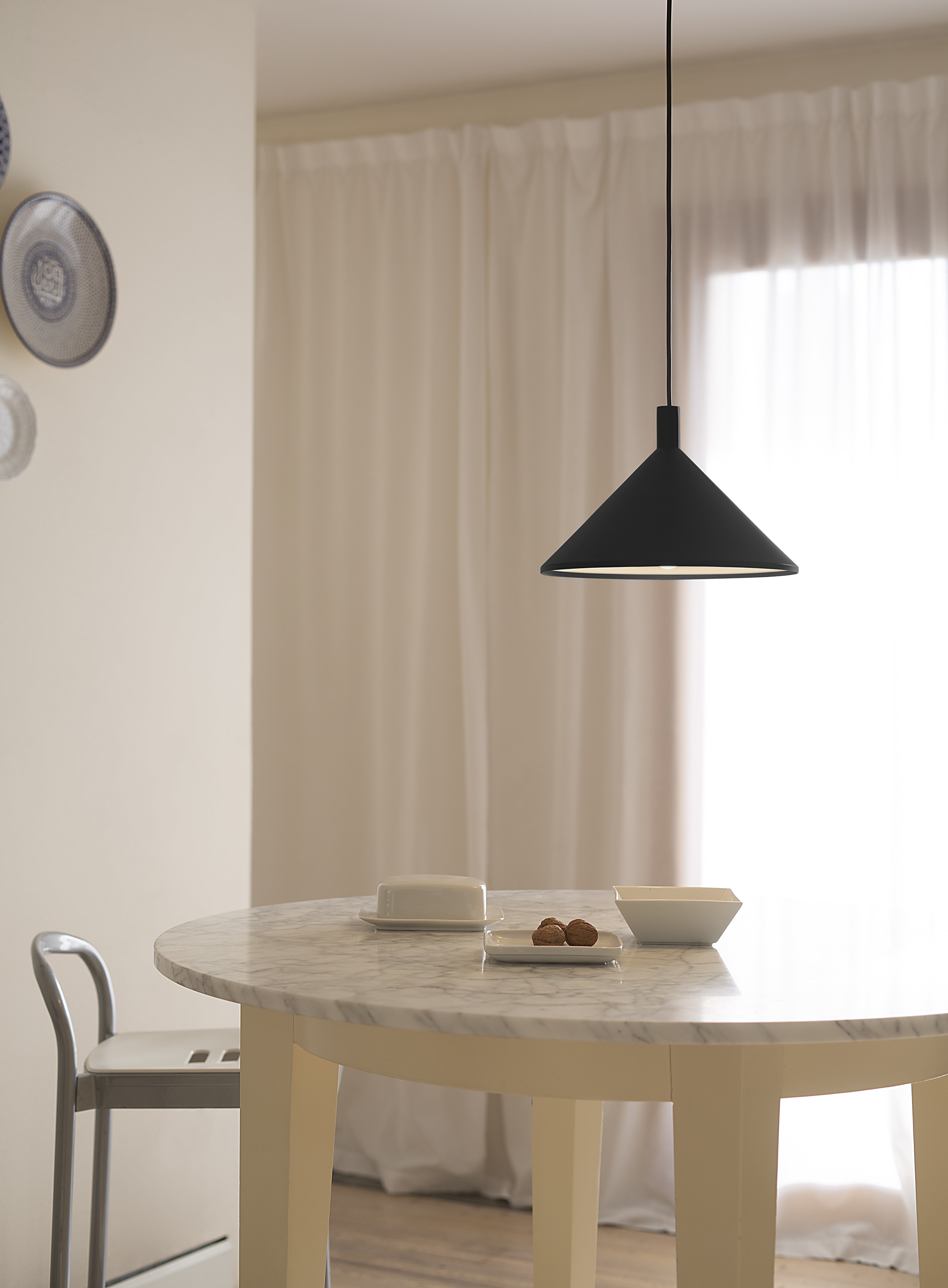 Lampa wisząca CONO biały
