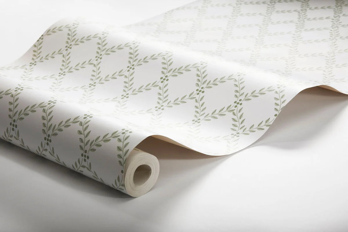 Wallpaper with geometric plant pattern of TRELLIS LEAVES in white and green