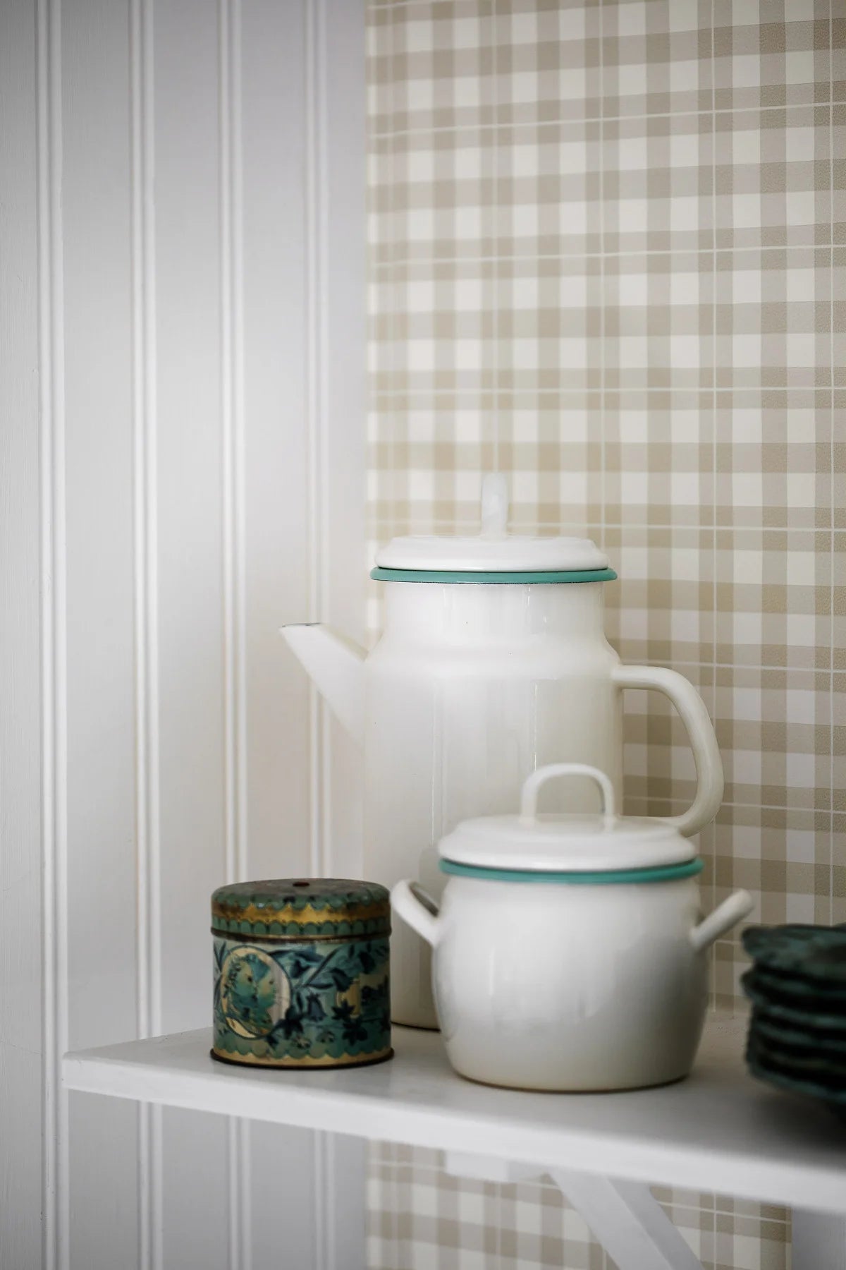 Beige geometric checkered pattern wallpaper FRIDA with white