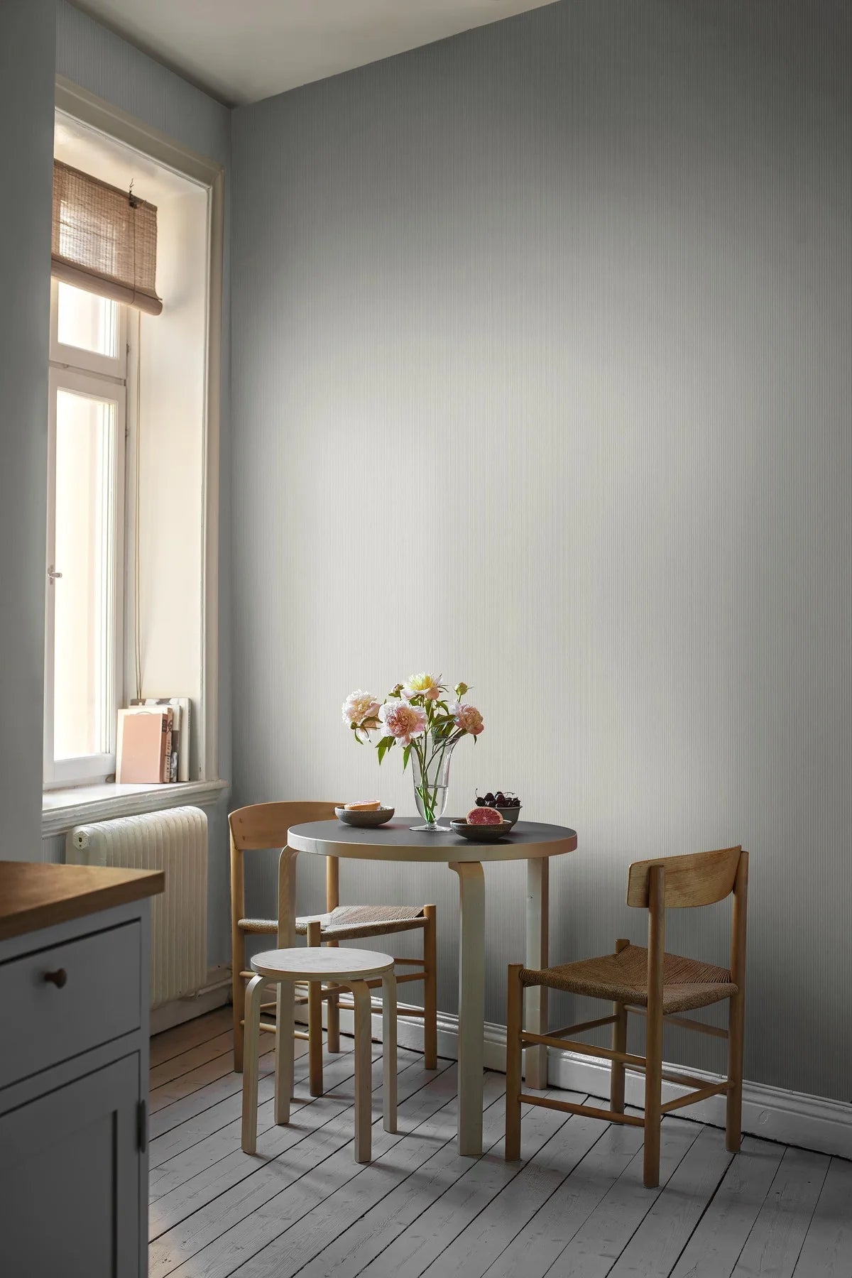 Tapeta strukturalna imitująca len w paski POLKA STRIPE niebieski z beżowym