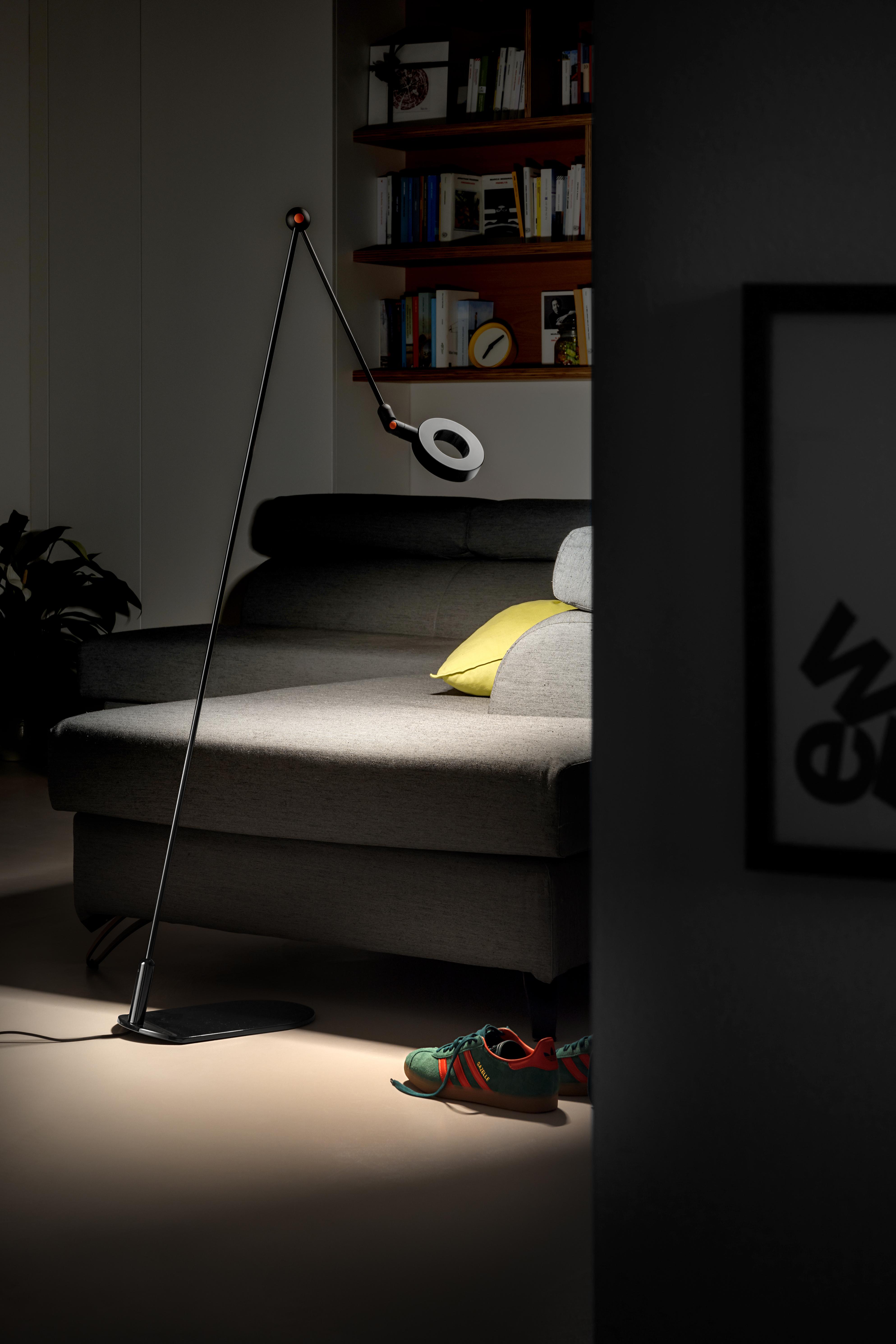 Lampa podłogowa L'AMICA czarny z koralowym