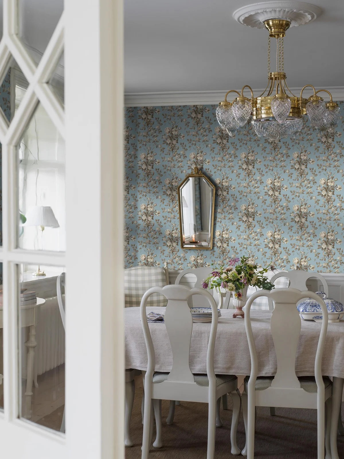 Vlies-Tapete mit pflanzlichem Muster TULLGARN blau mit grün