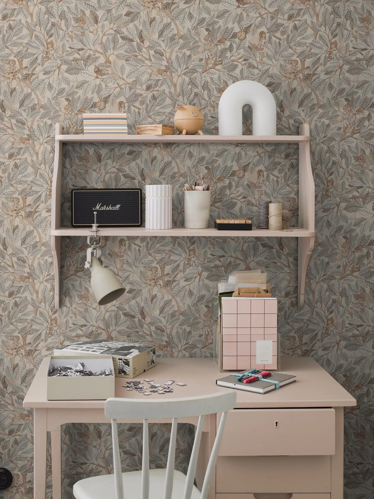 Tapeta dziecięca z motywem baśniowym wróżek FAIRIES beżowy