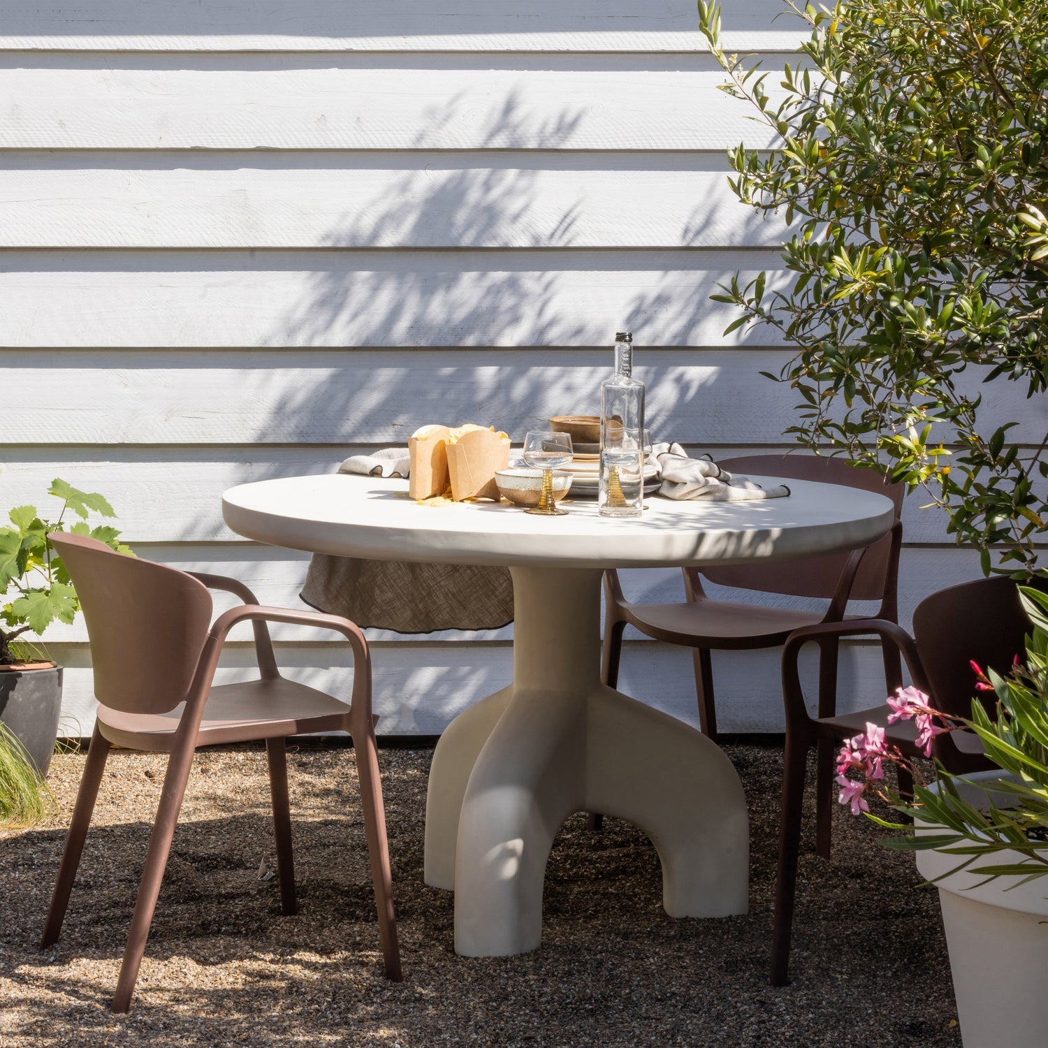 Krzesło ogrodowe BENT łososiowy