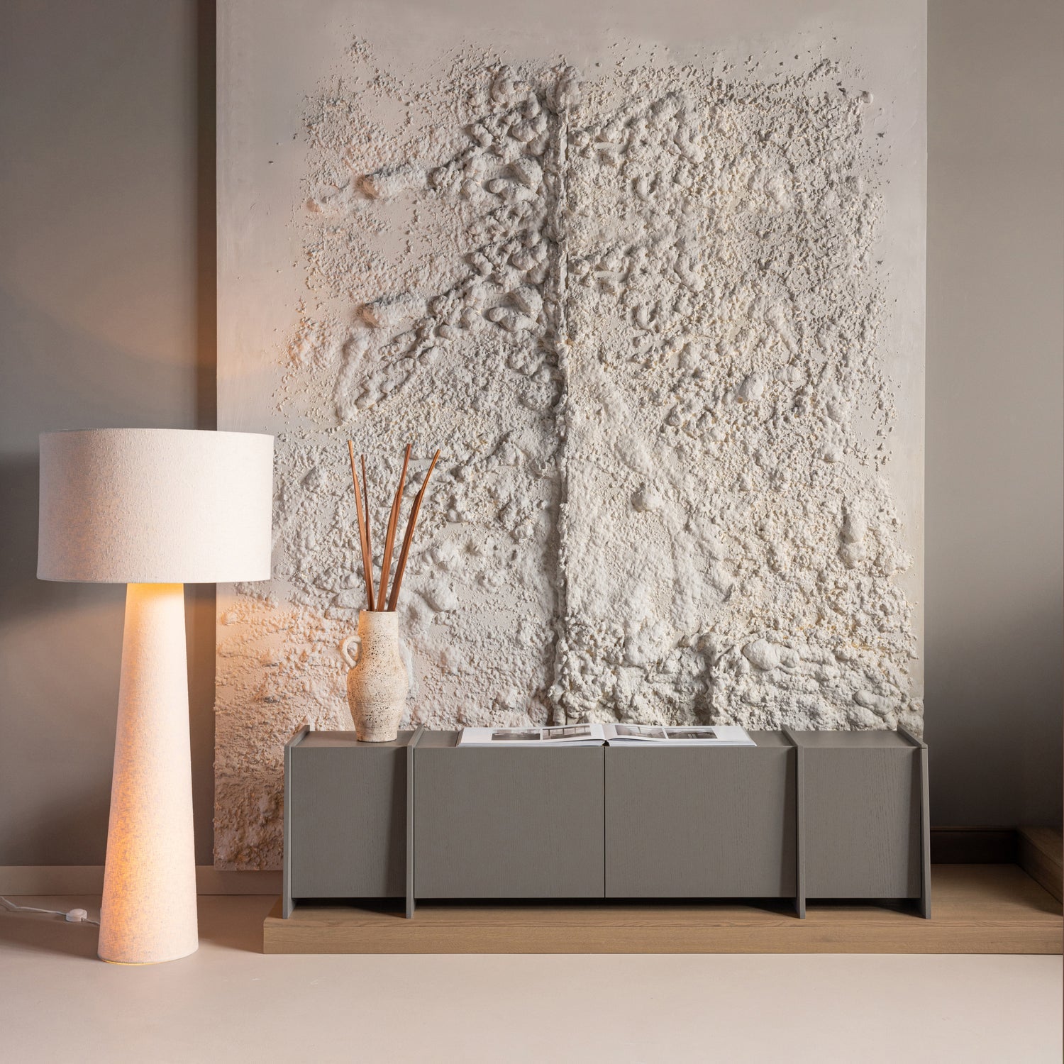 Szafka RTV BROCK ciepły szary