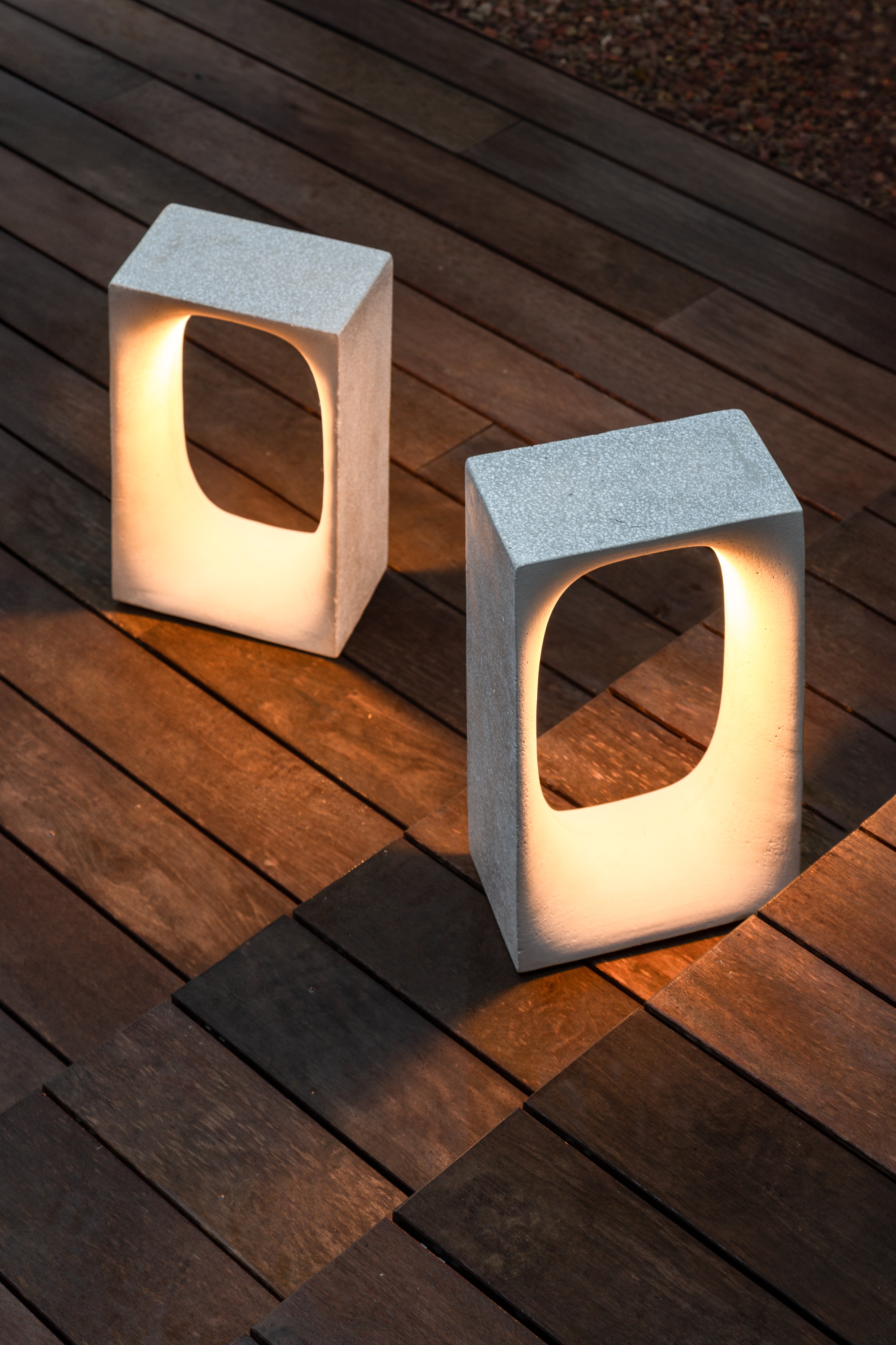 Lampa zewnętrzna JAN szary beton z marmurem na taras i do ogrodu – Martinelli Luce
