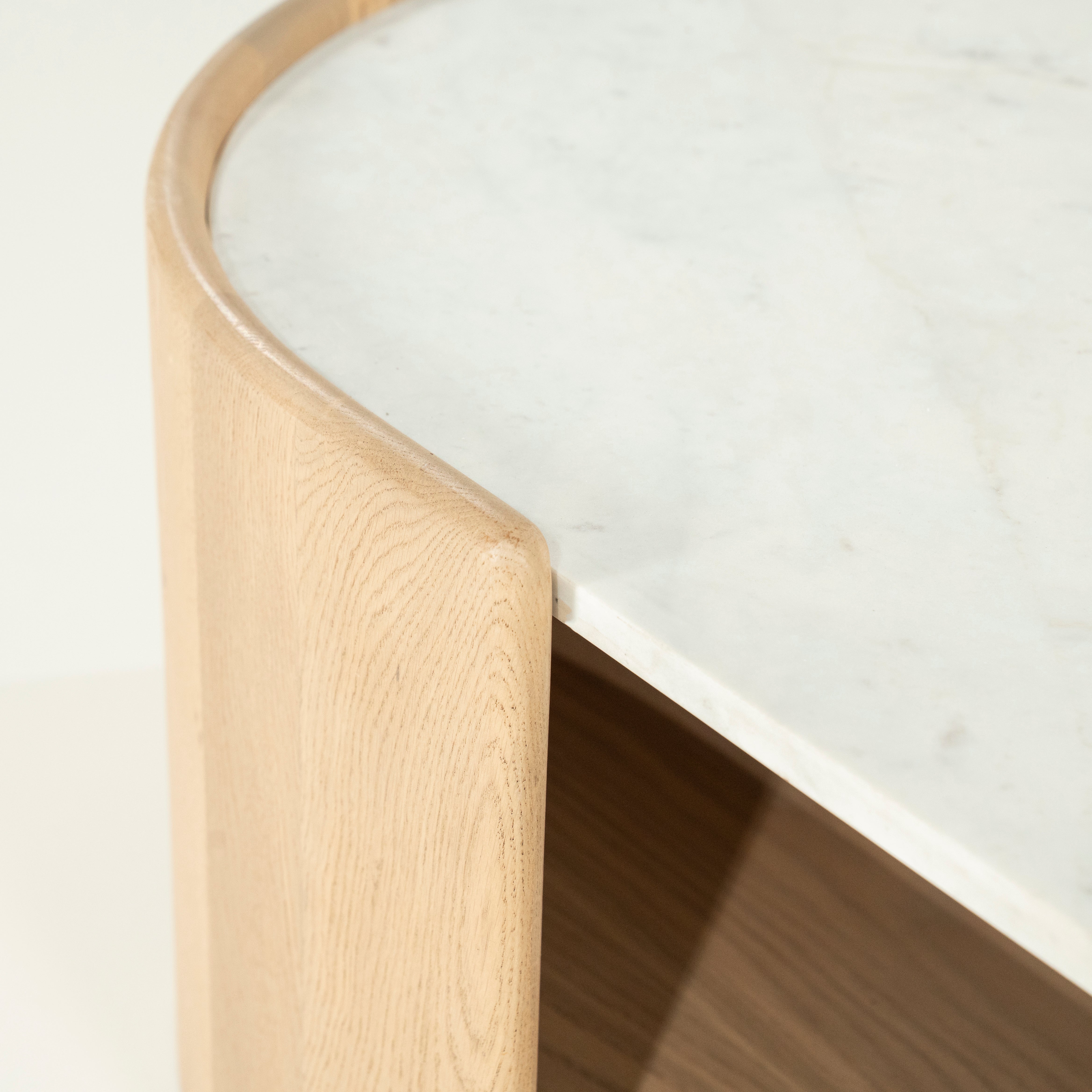 Couchtisch DON aus Eichenholz mit Marmorplatte