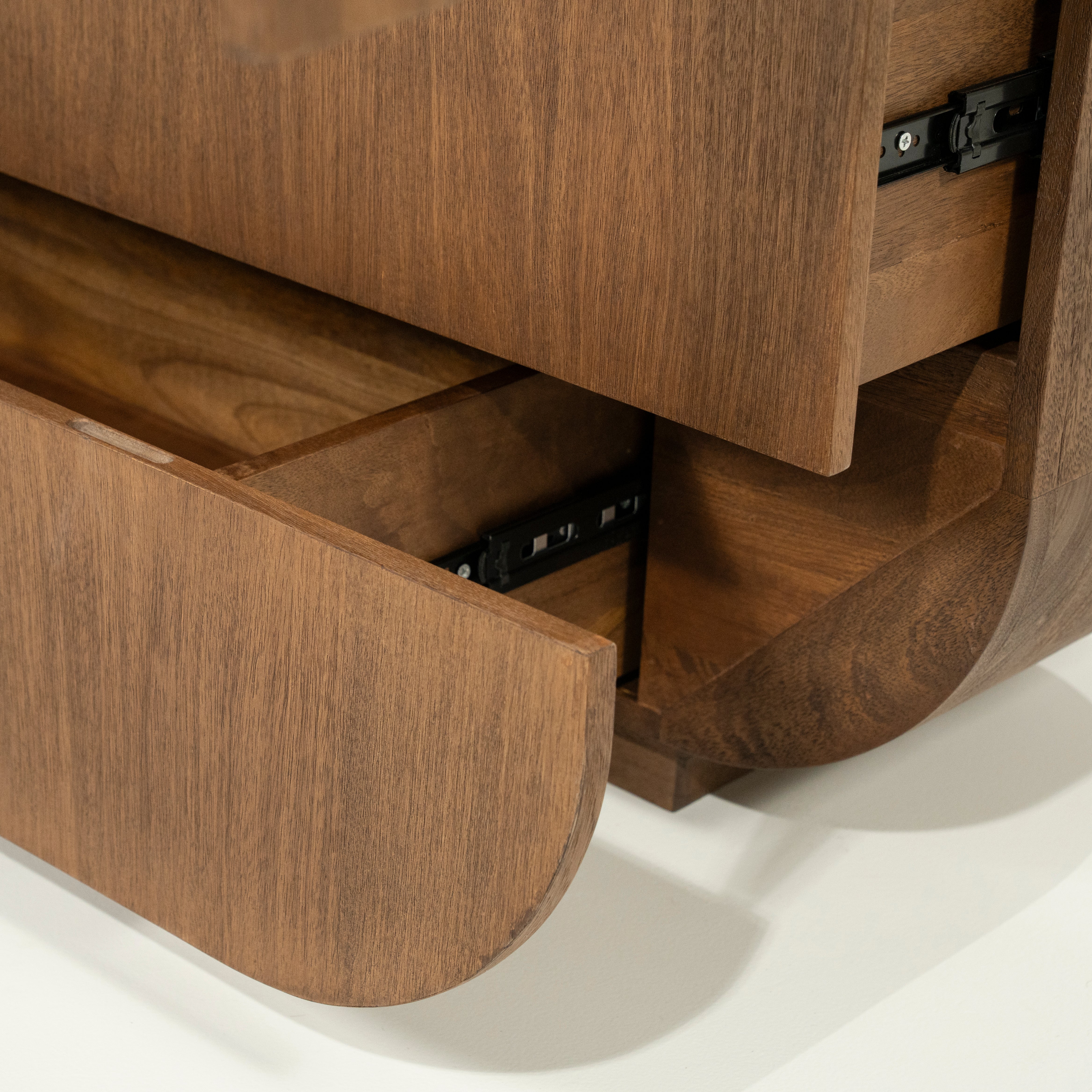 KING Schrank aus Mango-Holz