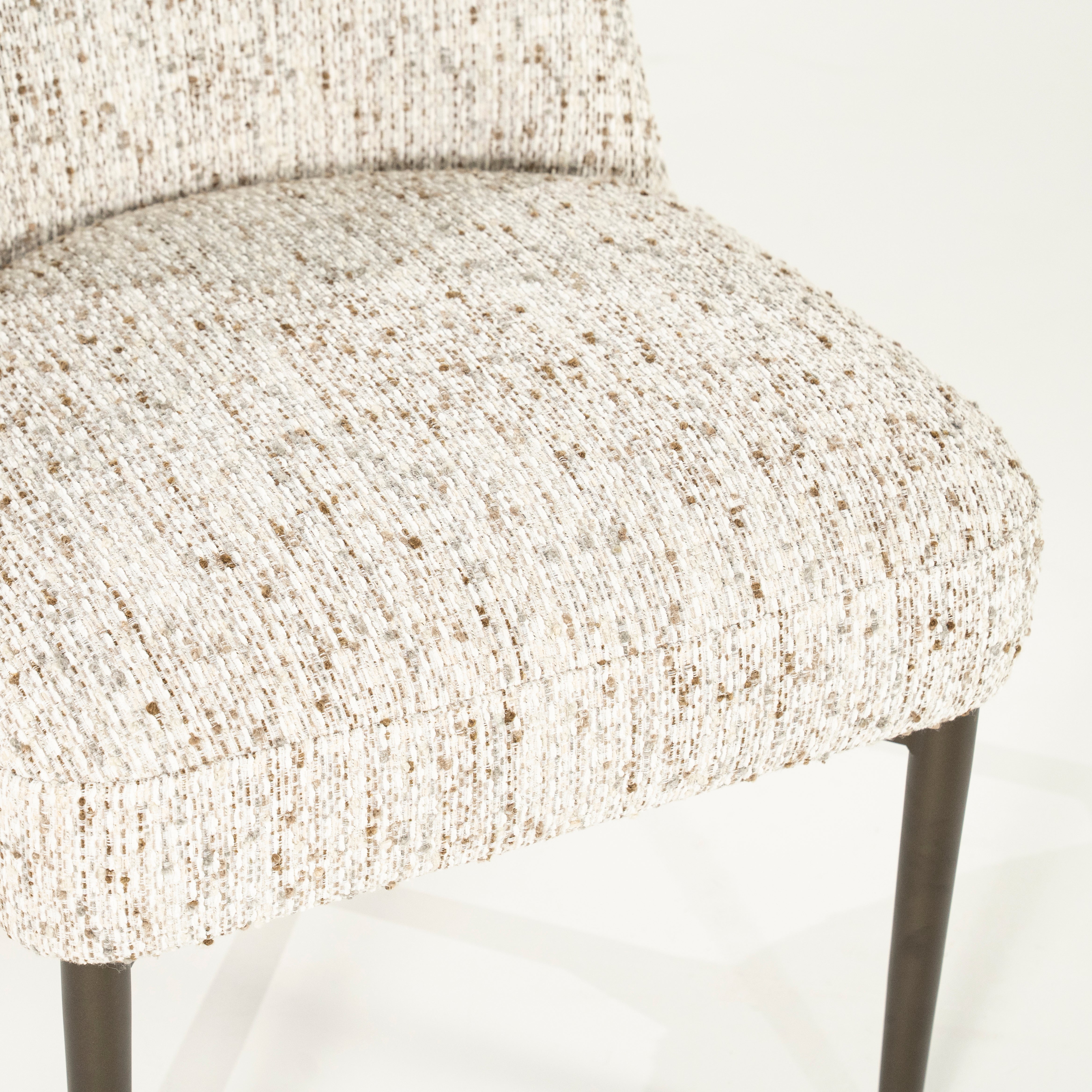 Krzesło TOBIAS beżowy z ciemnobrązową podstawą