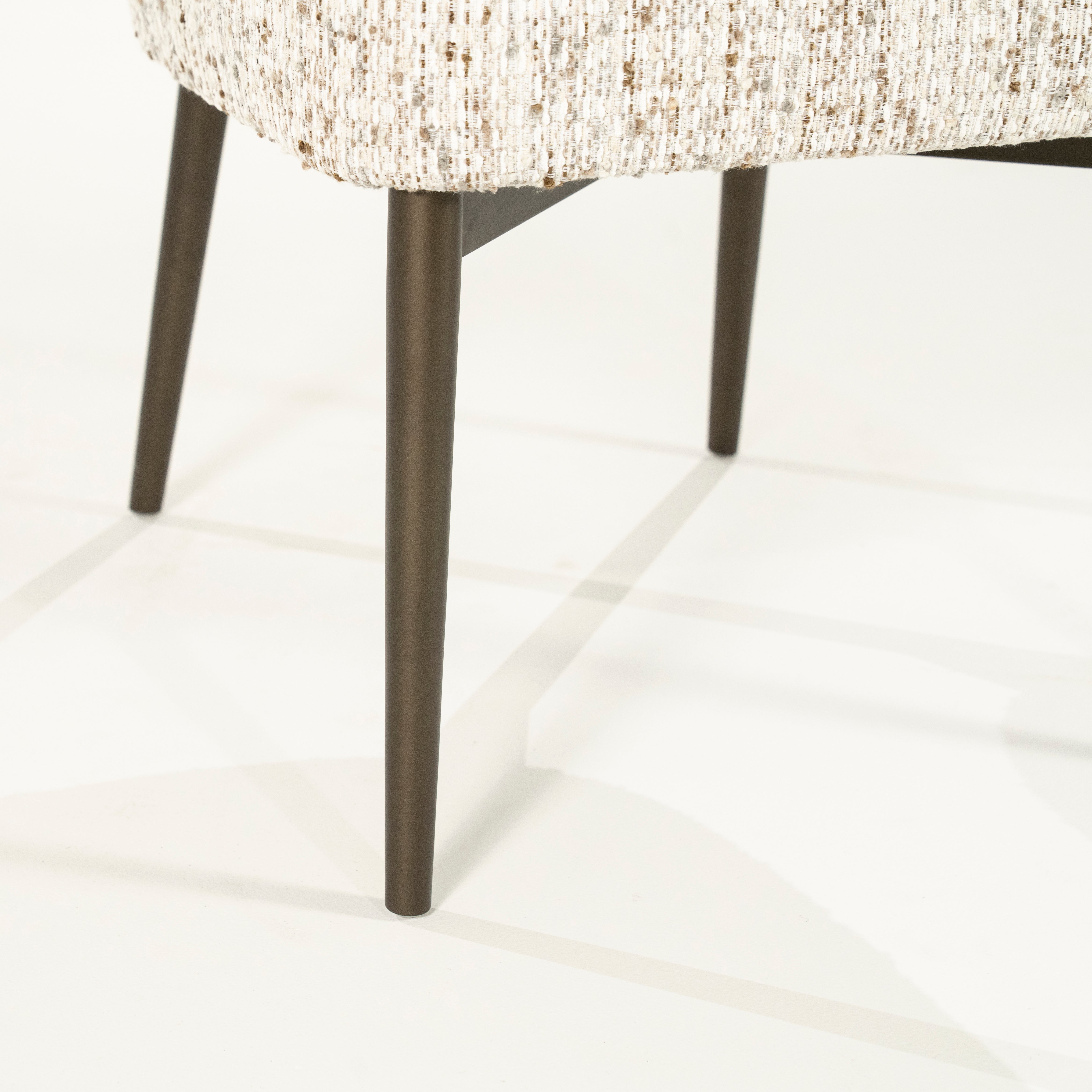 Krzesło TOBIAS beżowy z ciemnobrązową podstawą