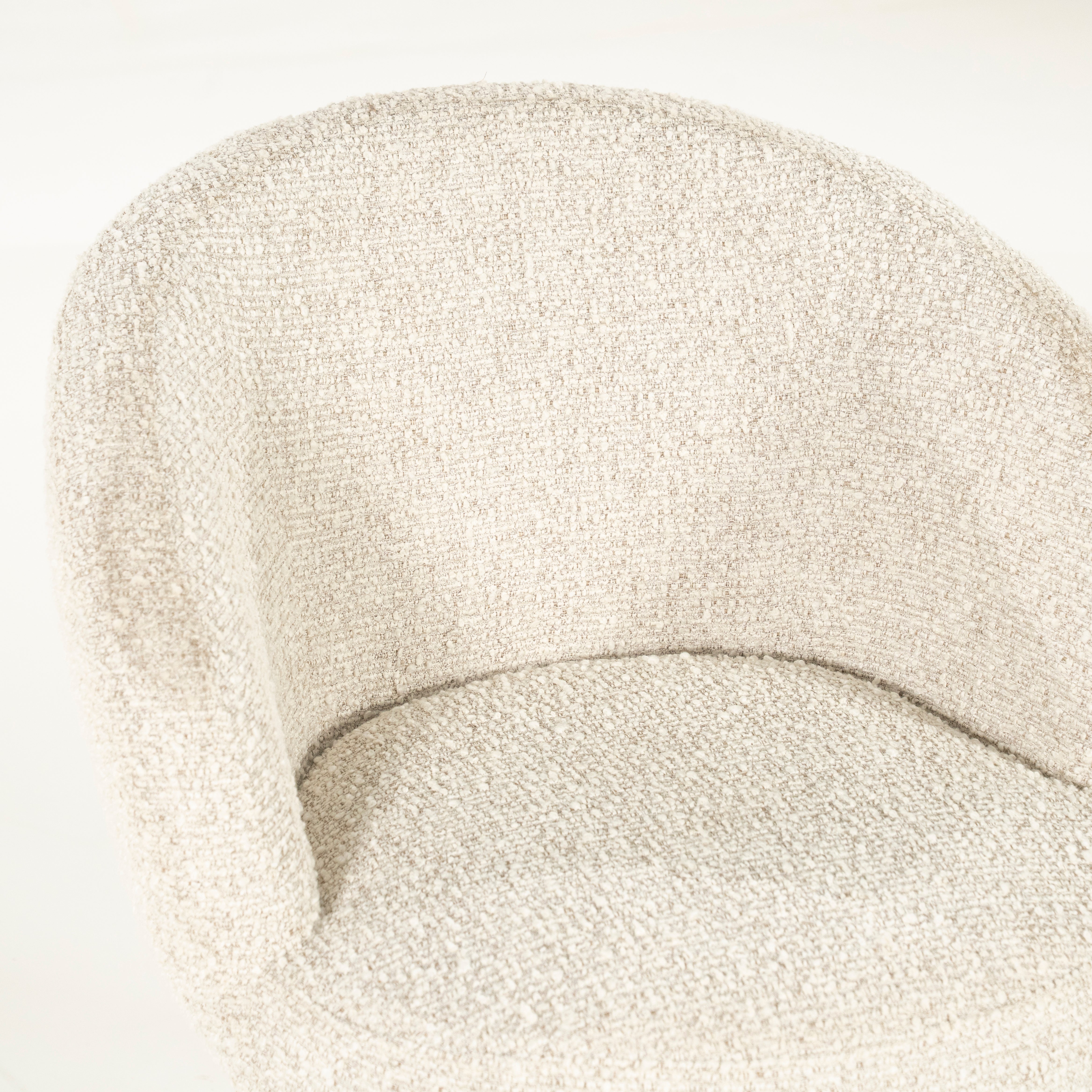 LIVIA cream swivel chair with wooden base