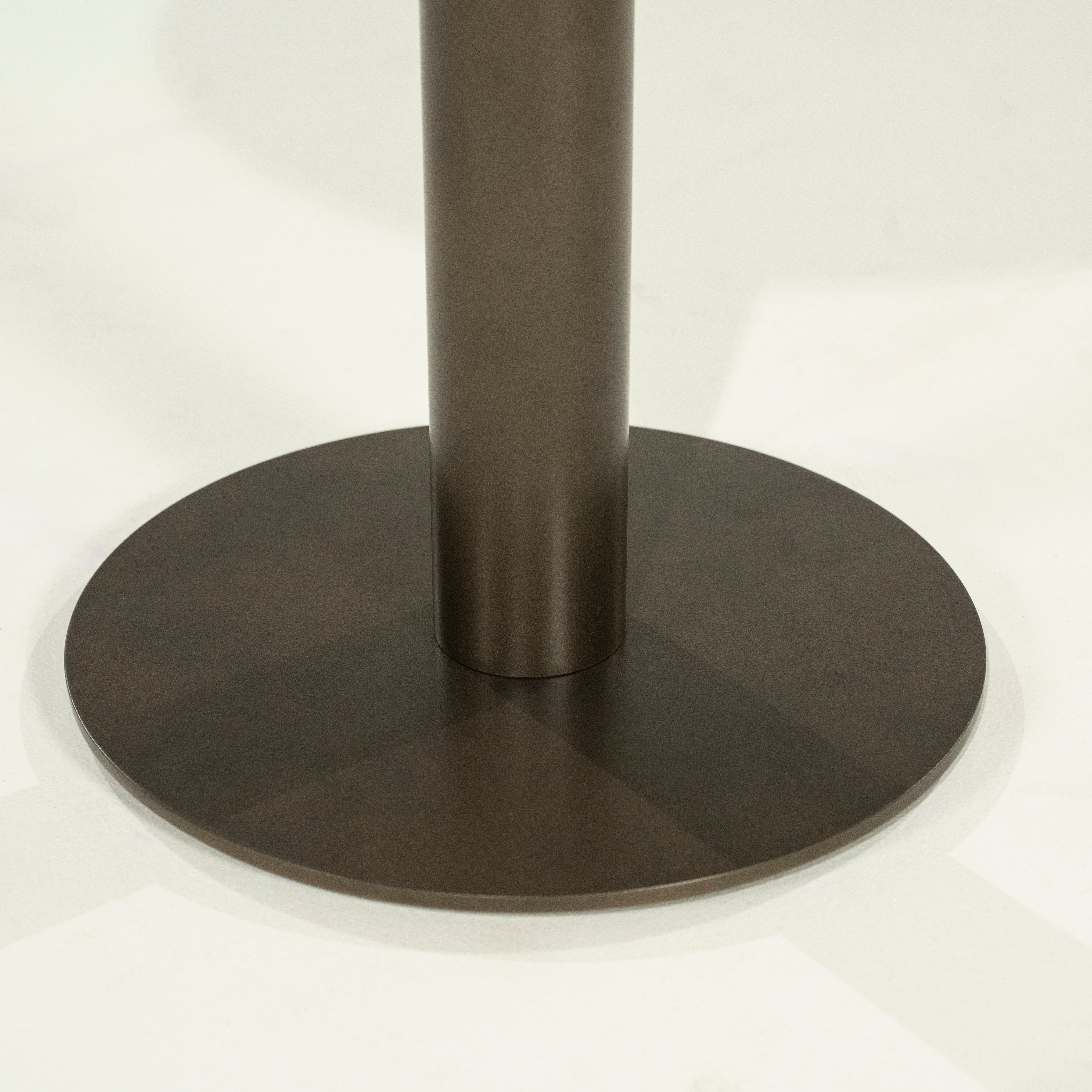 Stolik boczny ESILA drewno mango z metalową podstawą