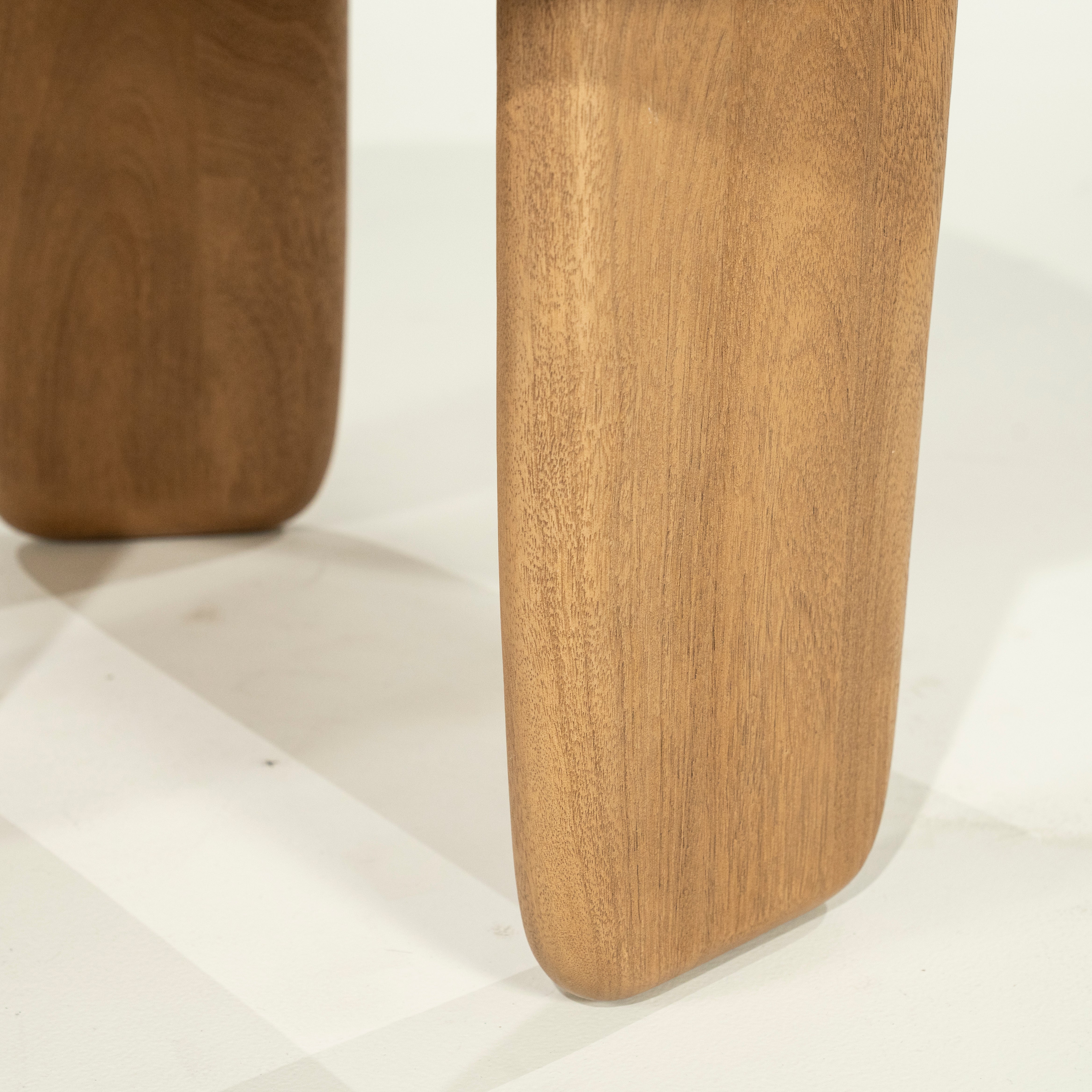 Stolik boczny MAUD drewno mango