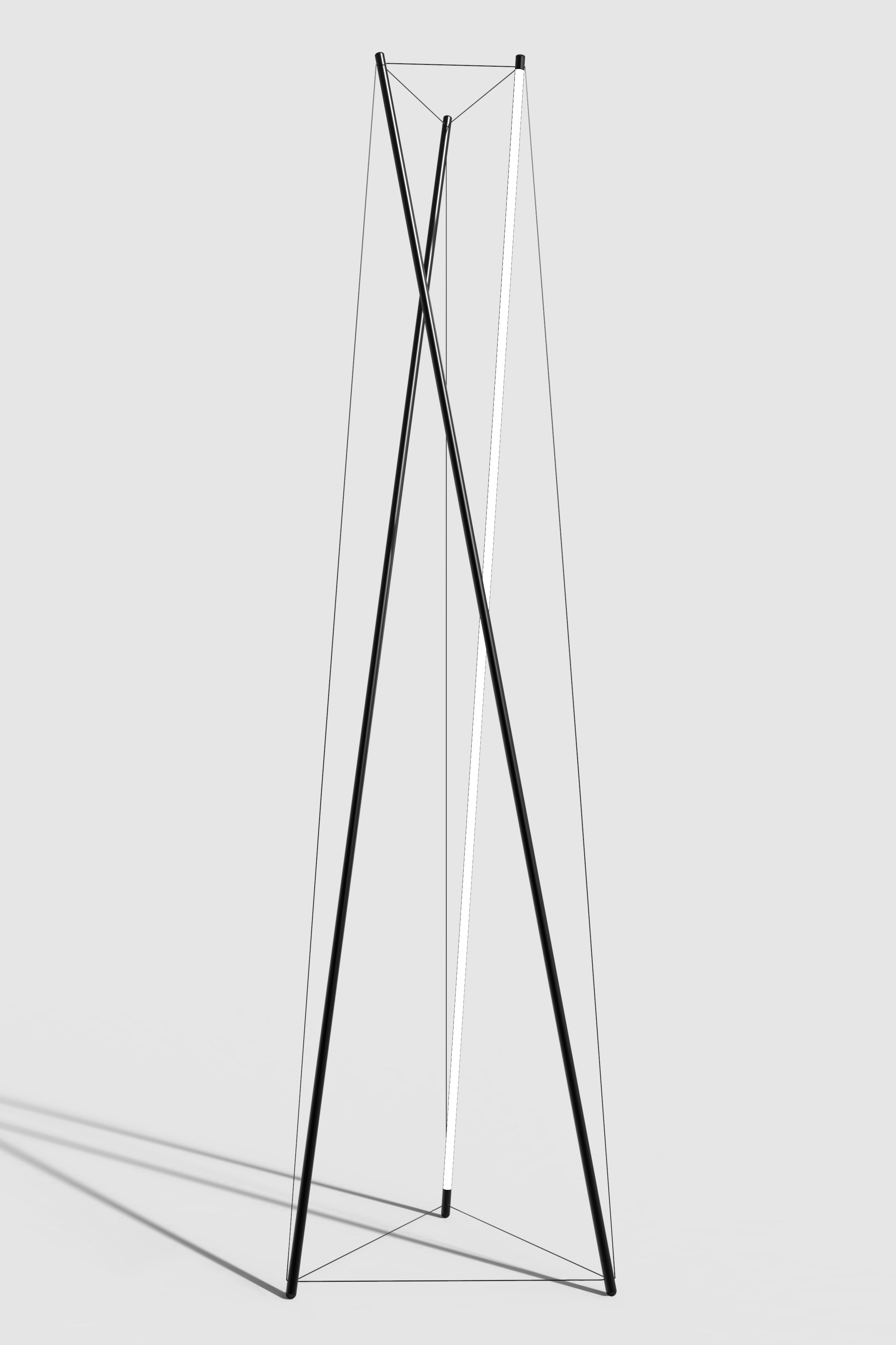 Lampa podłogowa TENSO czarny
