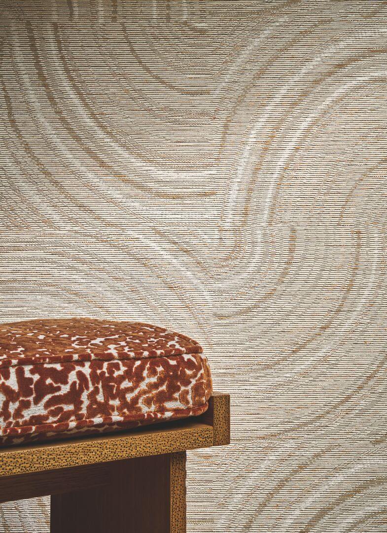 Textile wallpaper with geometric pattern ALENTOURS - PEARL GRAY pearlescent with gray