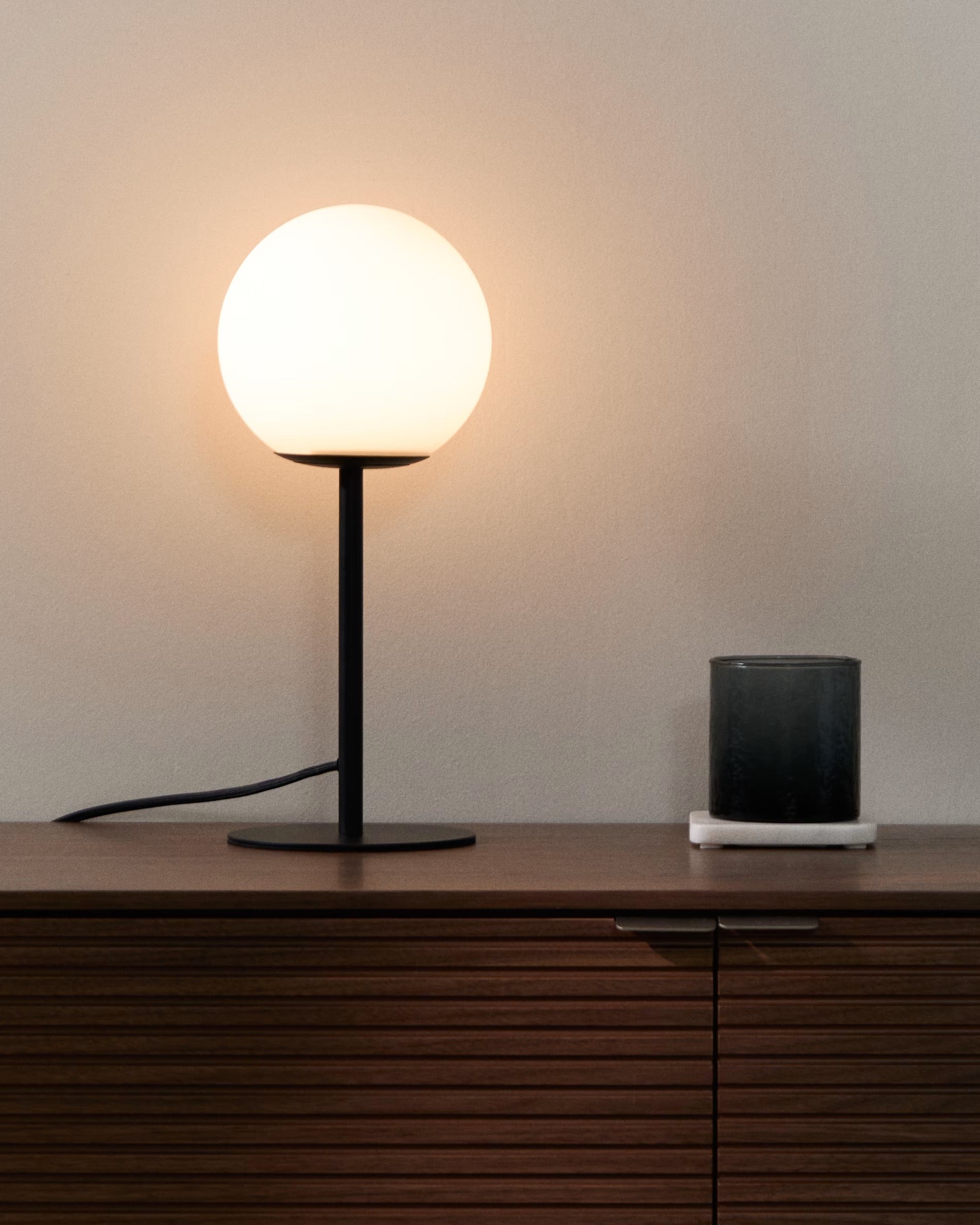 BRISIA black table lamp