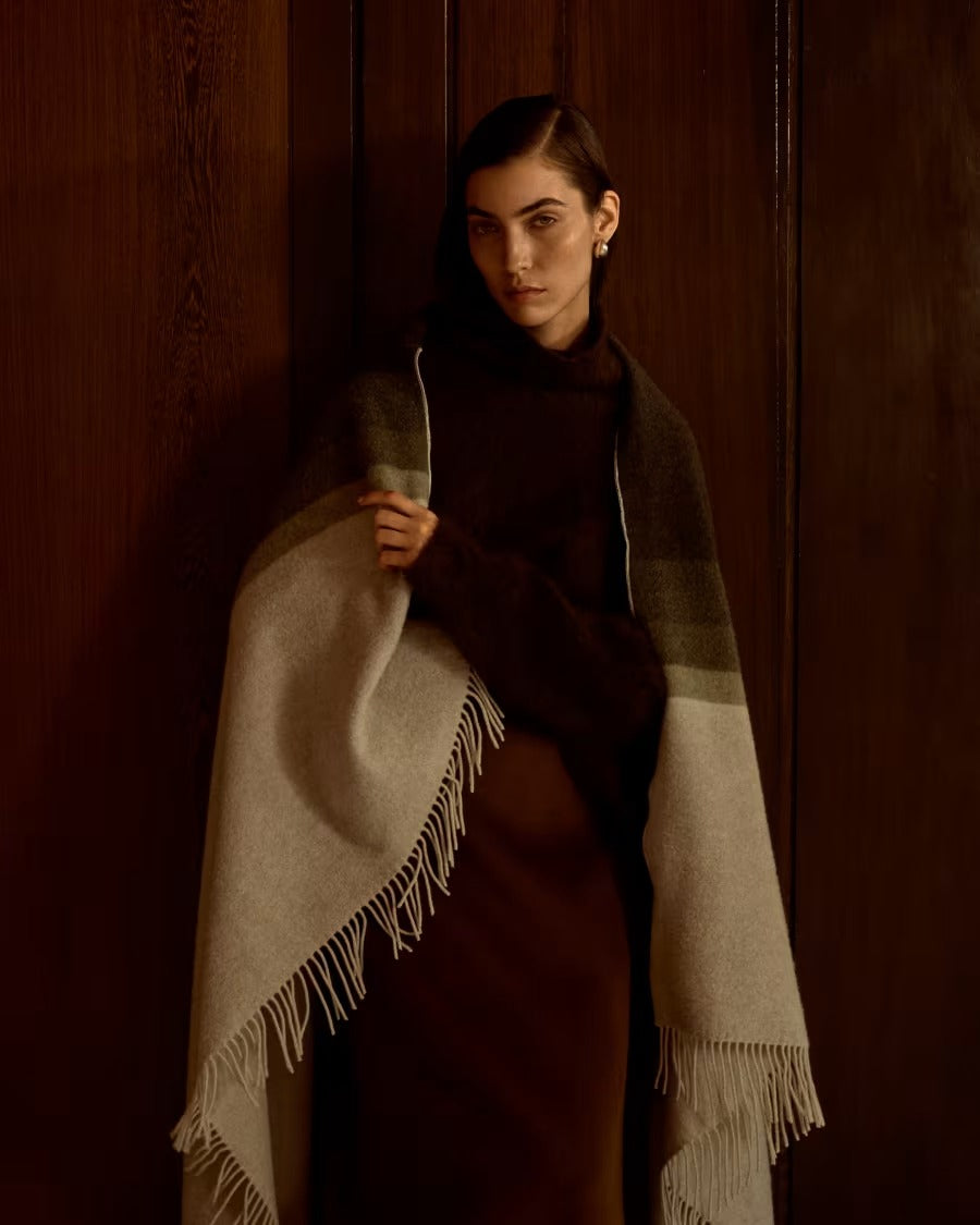 Koc wełniany VORENI beżowy z zielonym