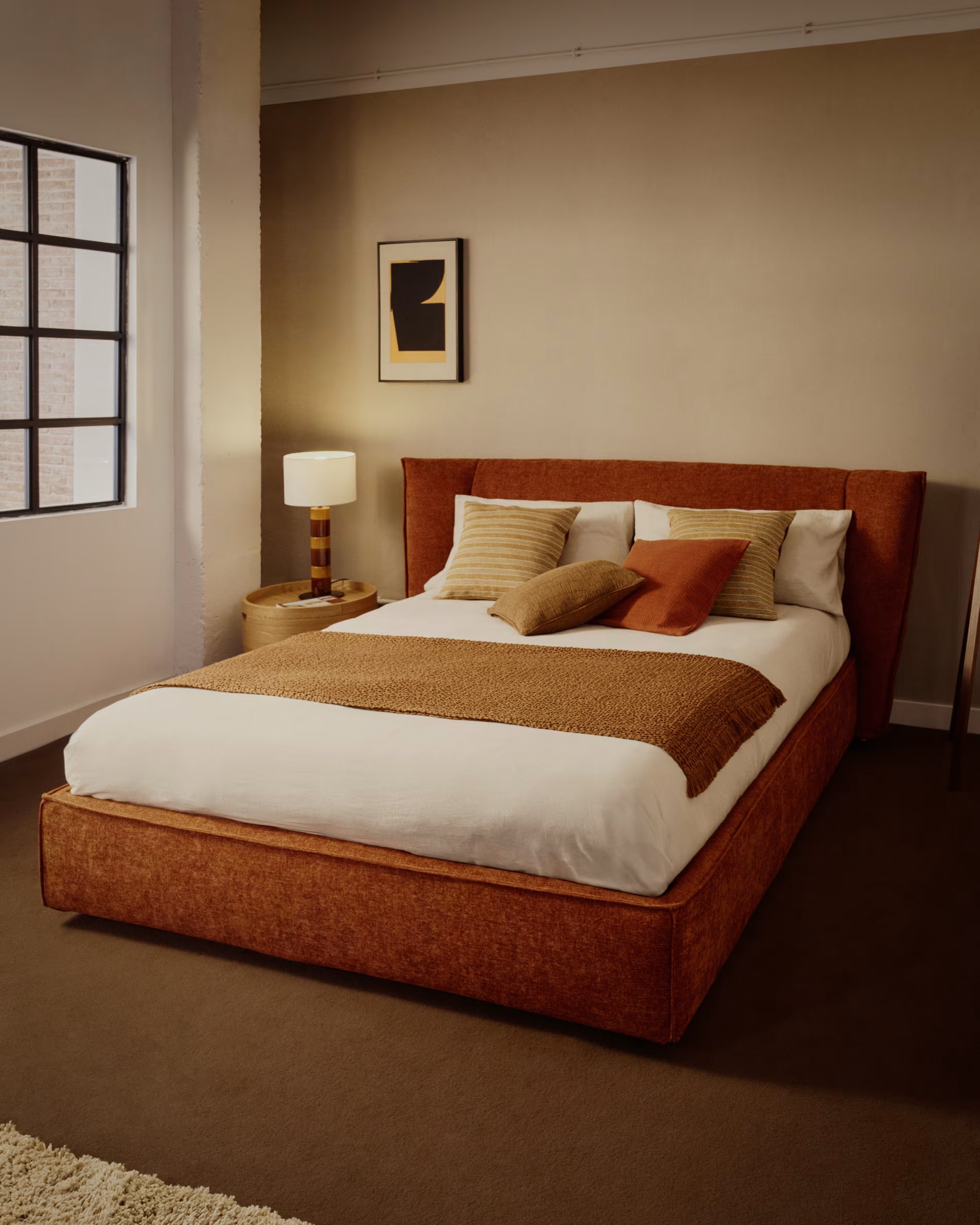 Łóżko z pojemnikiem na pościel ARVIAN ceglany szenil