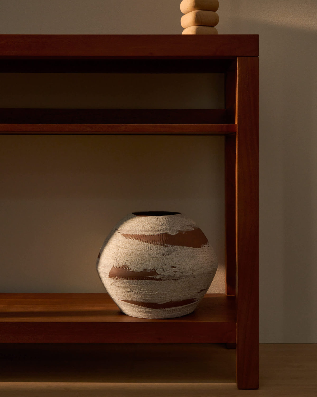 Wazon EMIRO terakotowy z białym ceramiczny – ujęcie 4
