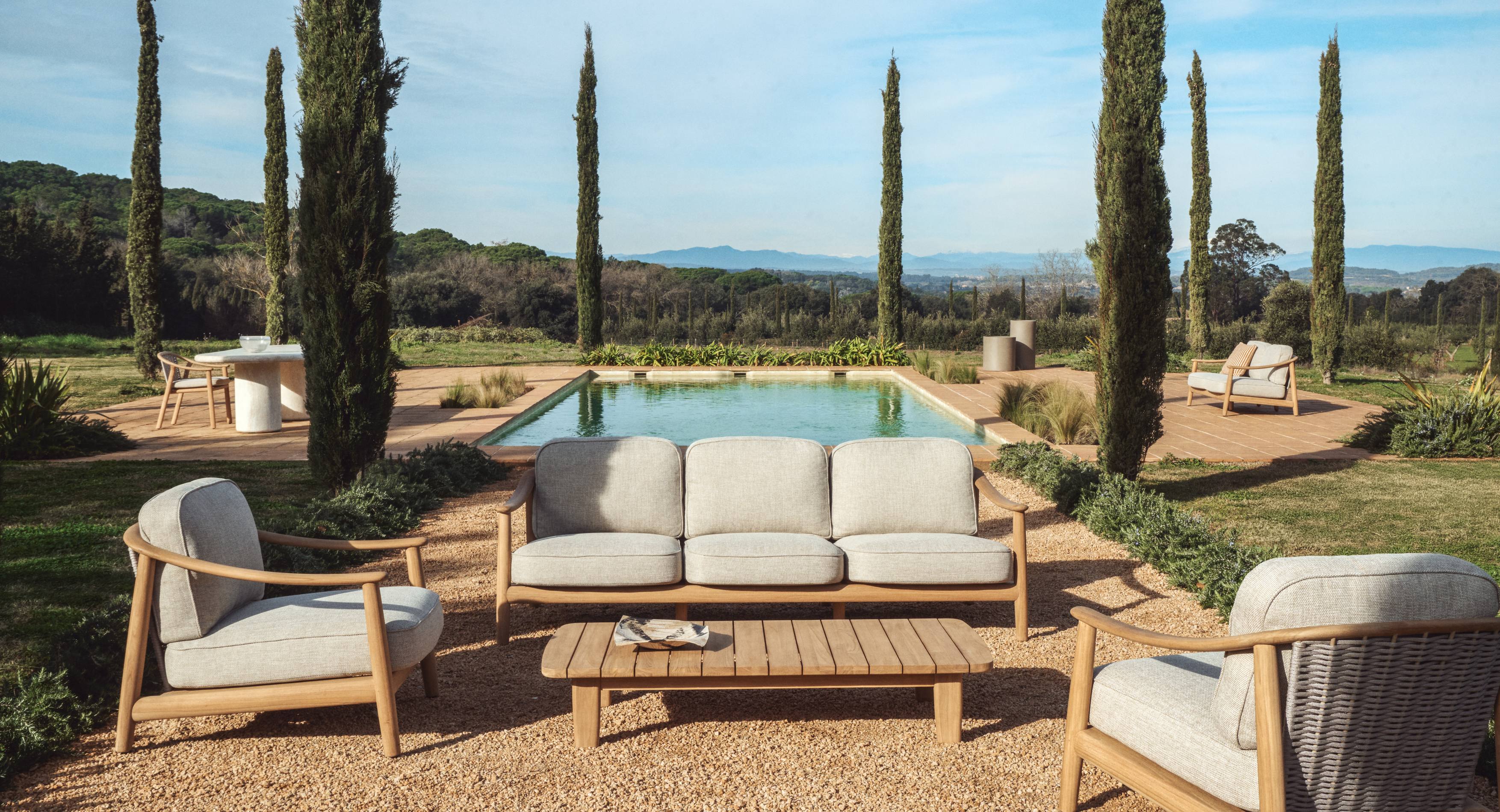 ELUNDA Garden Chair in Light Teak Wood