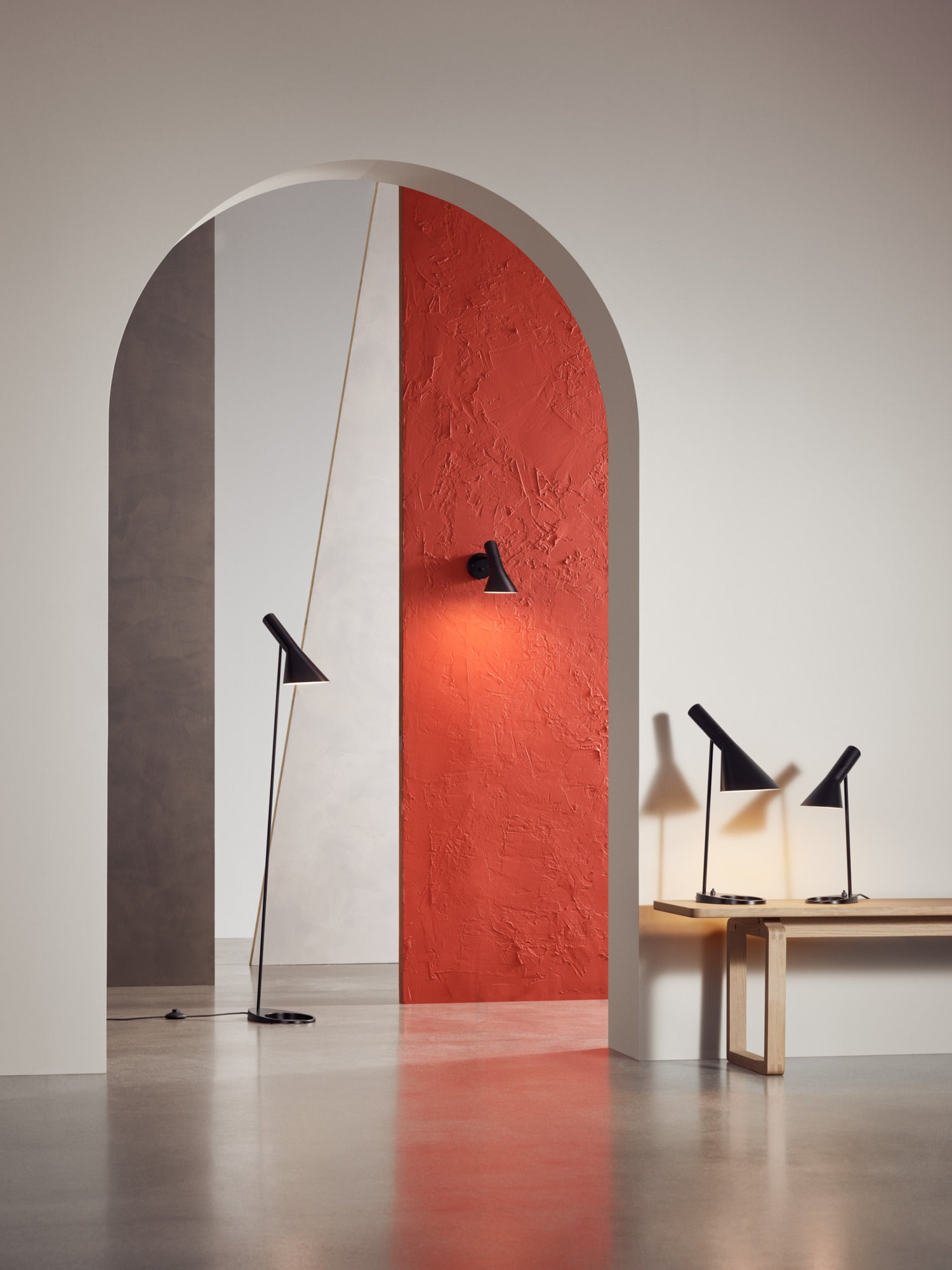 Lampa stołowa AJ czarny