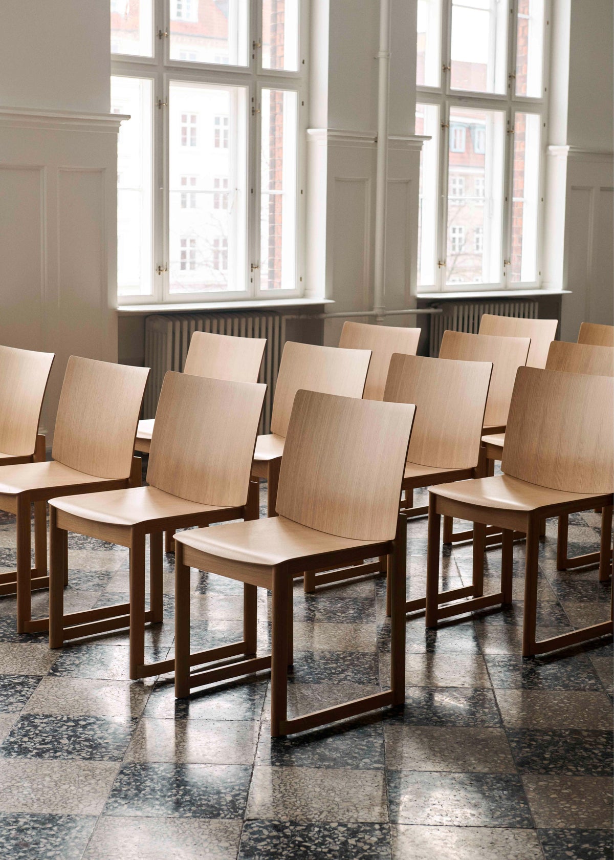 Krzesło ALLWOOD AV35 lakierowany dąb
