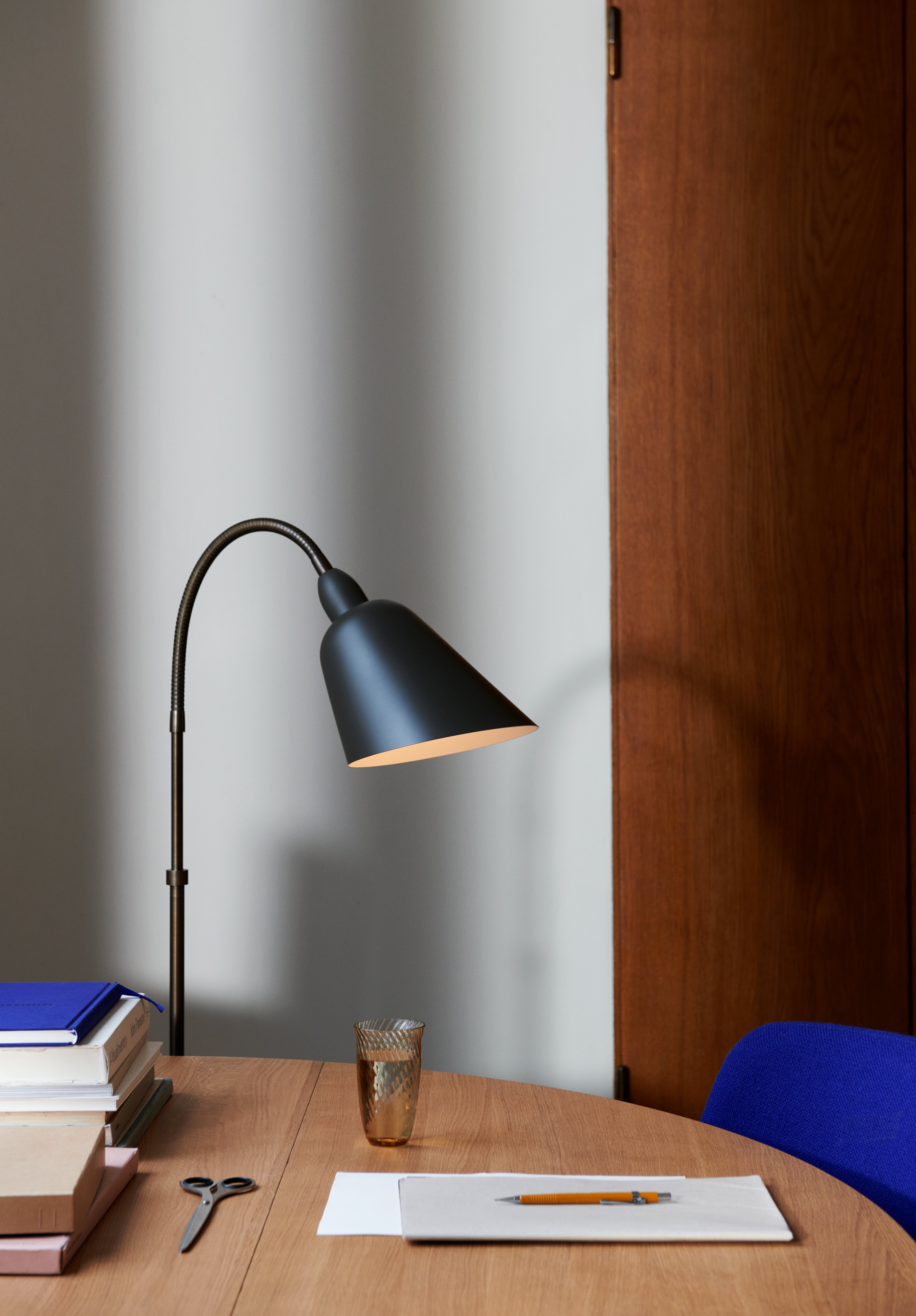Lampa stołowa BELLEVUE AJ11 czarny z mosiężnym wykończeniem