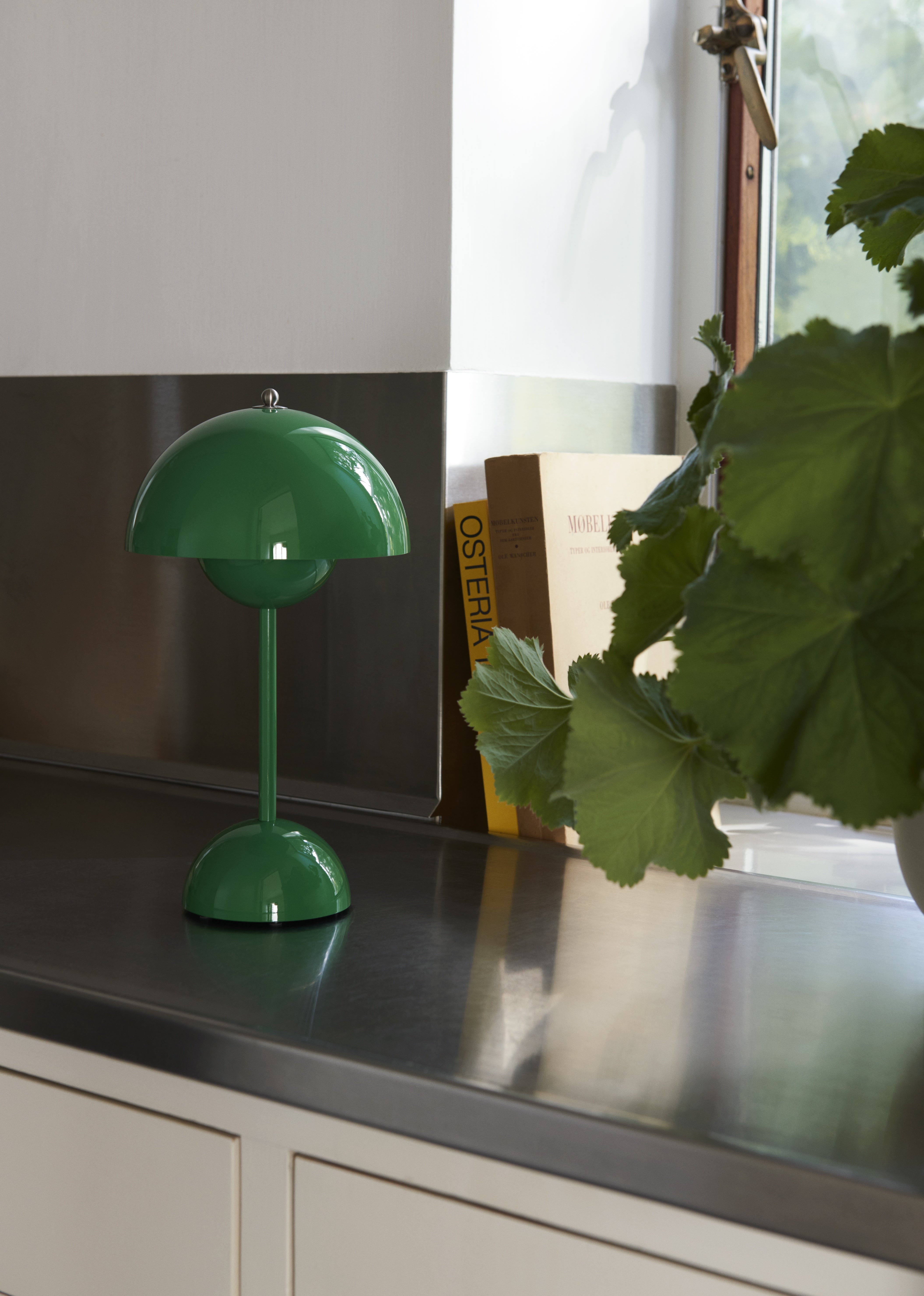 Lampa przenośna FLOWERPOT VP9 intensywny zielony