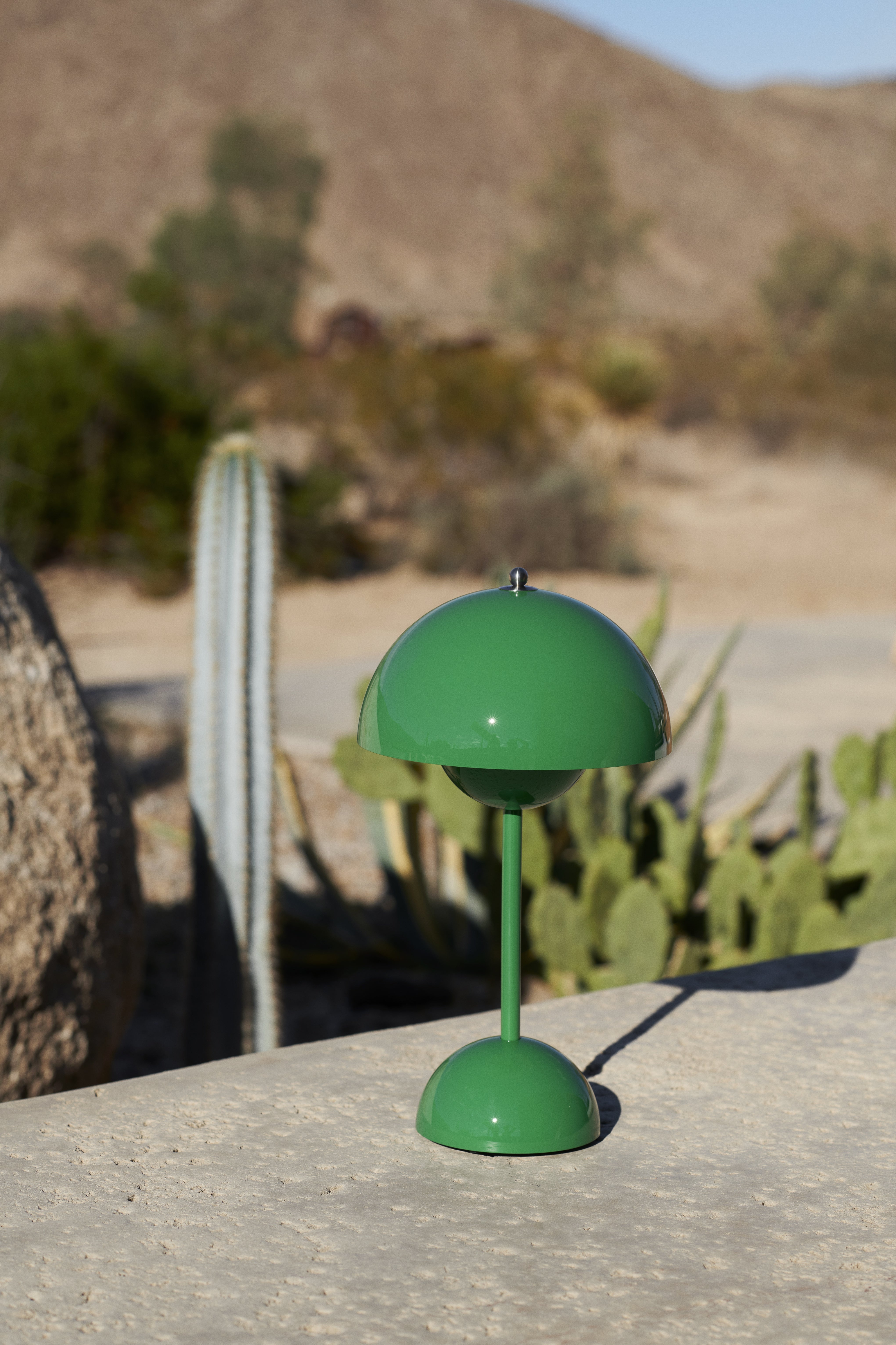 Lampa przenośna FLOWERPOT VP9 intensywny zielony
