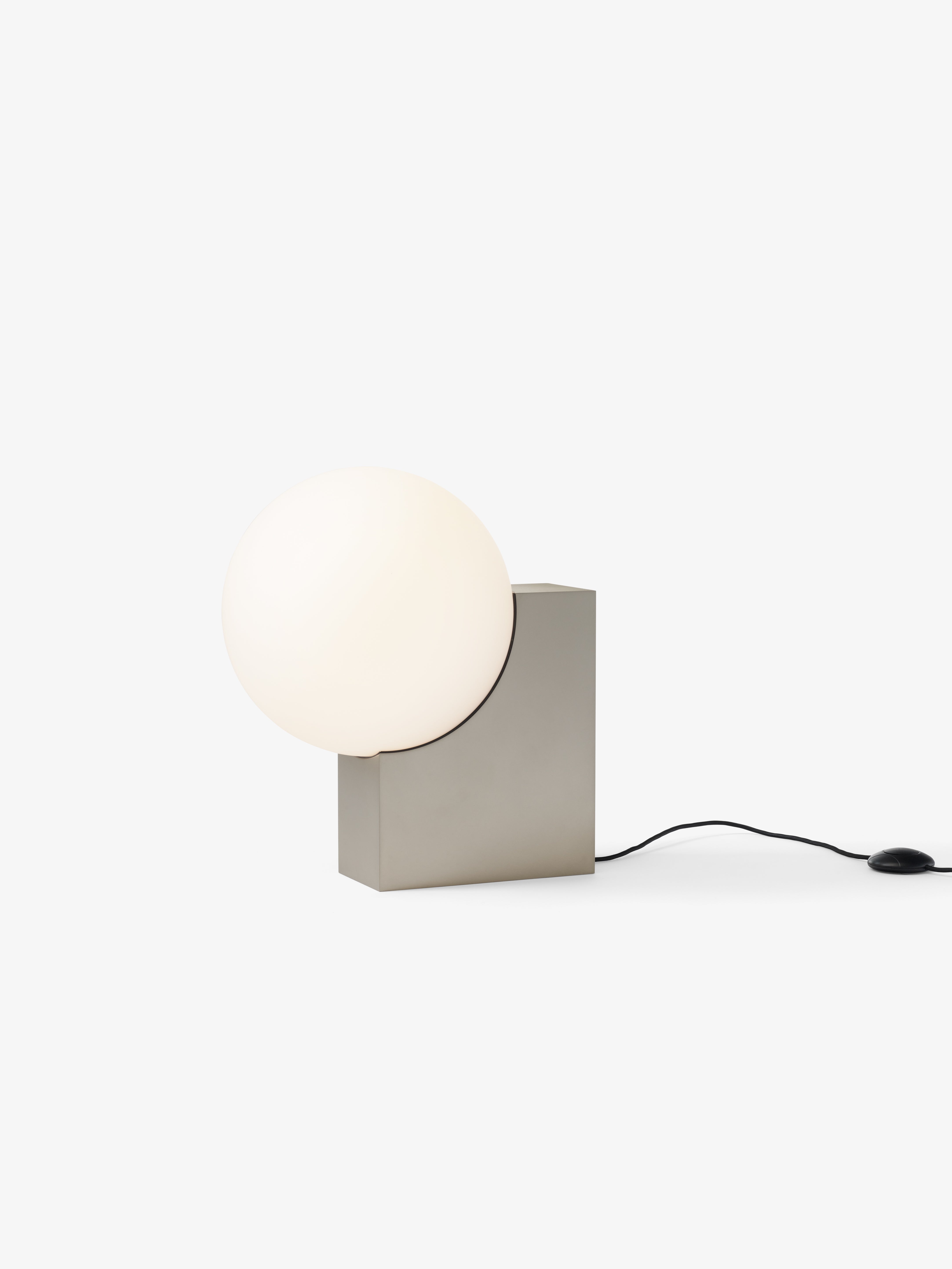 Lampa podłogowa JOURNEY SH4 szklany klosz ze szczotkowaną stalową podstawą