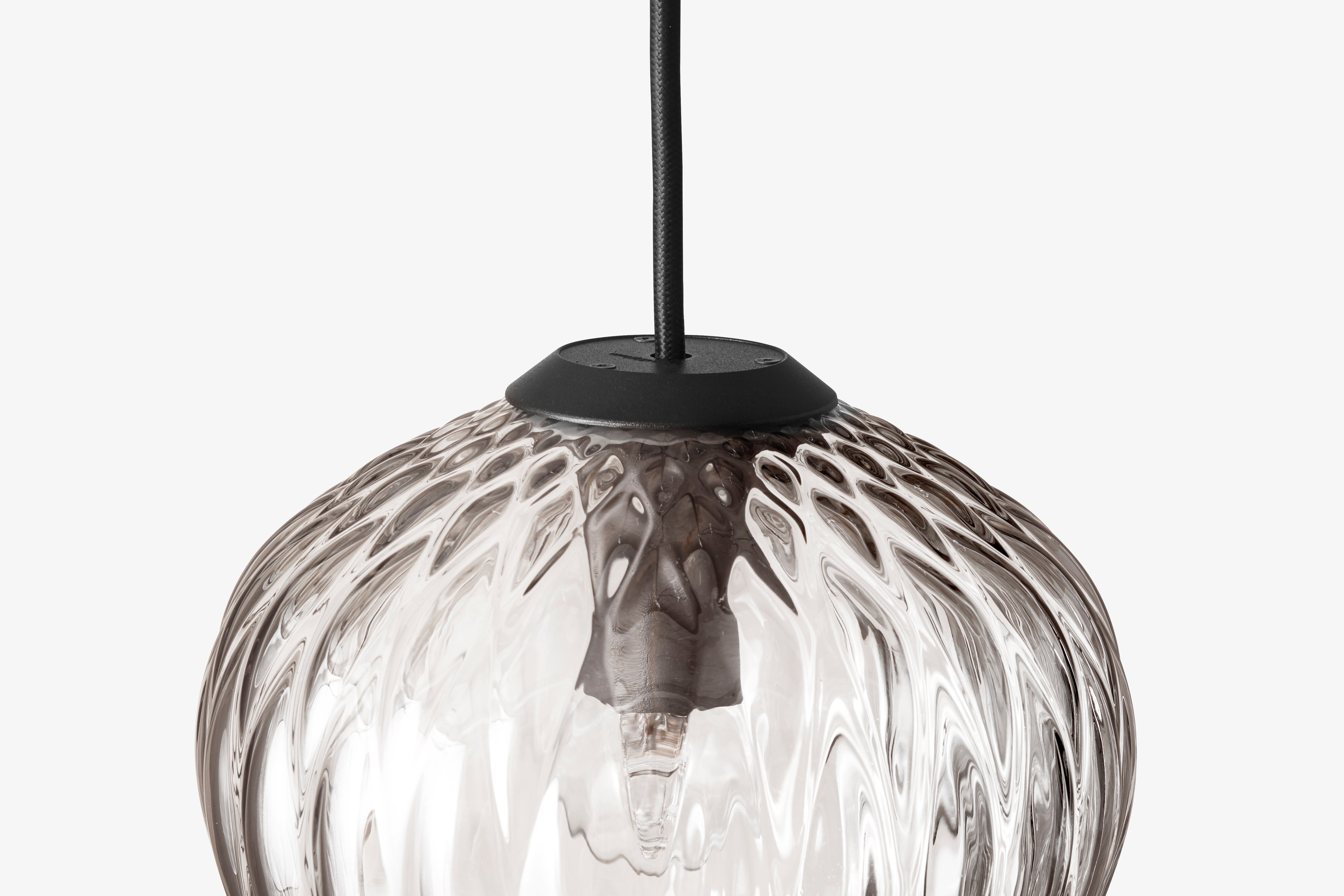 Lampa wisząca BLOWN połyskujący klosz