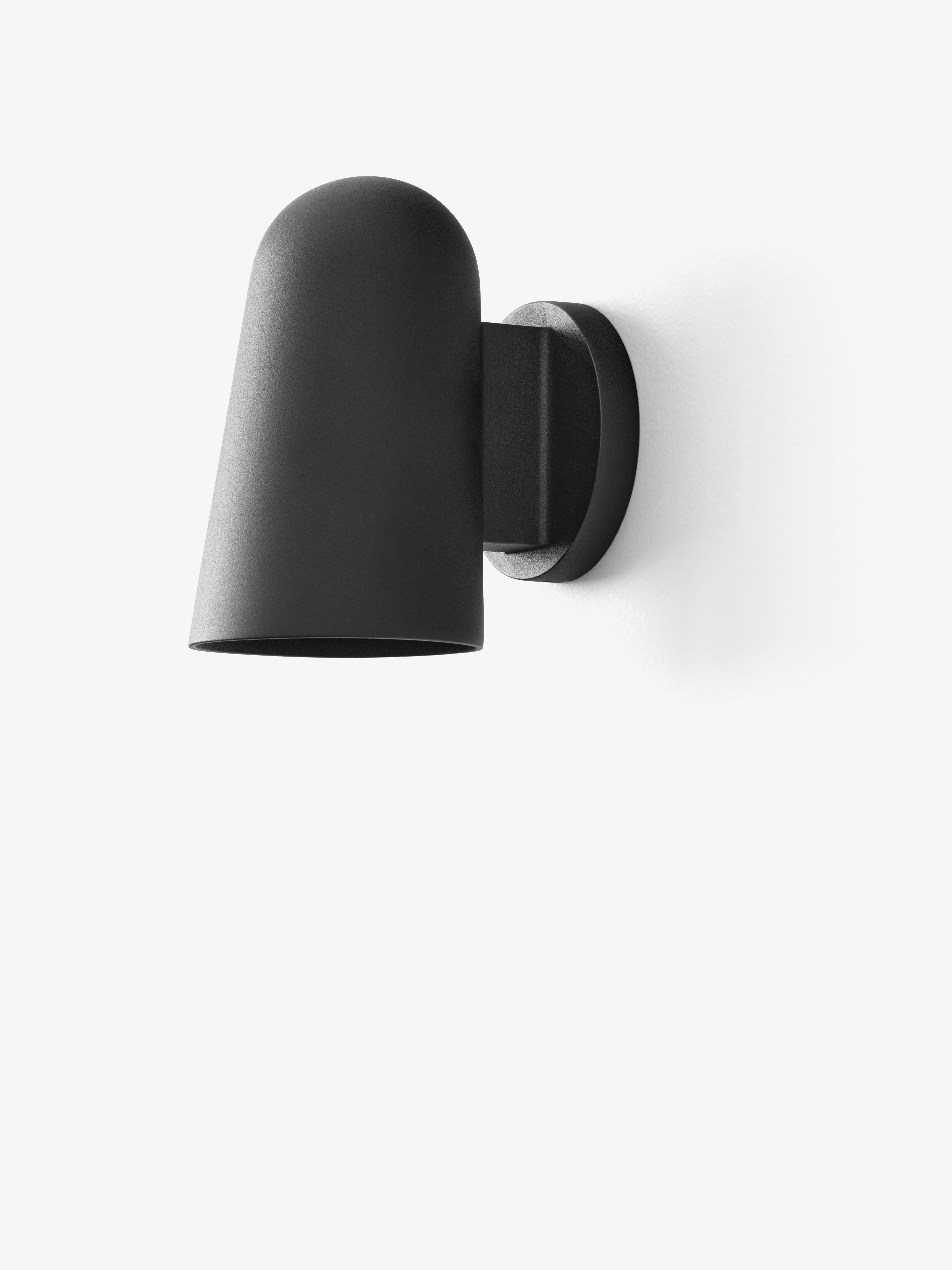 Lampa ścienna zewnętrzna SOLID czarny