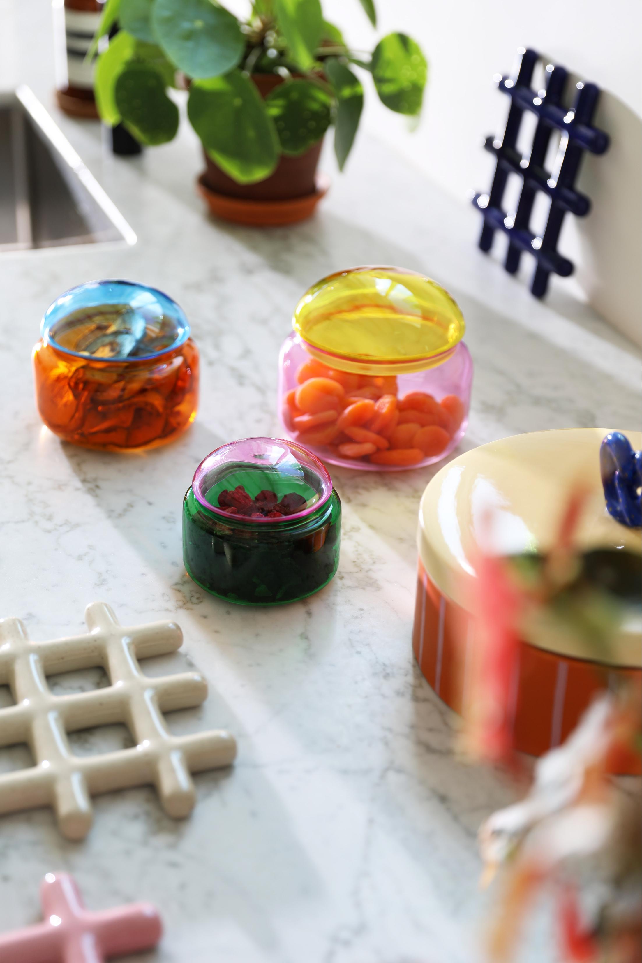 Pojemnik szklany PUFFY różowy z żółtą pokrywką