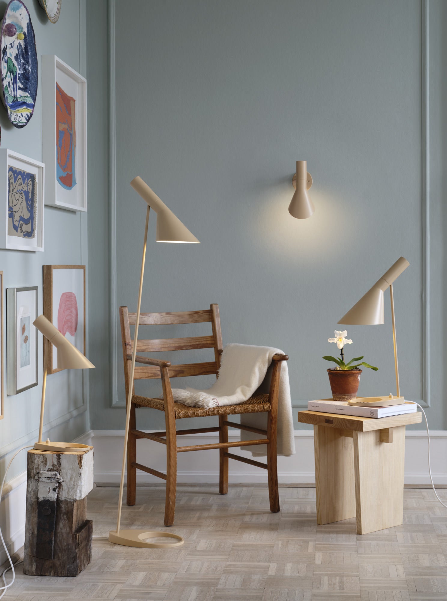 Lampa stołowa AJ ciepły piaskowy